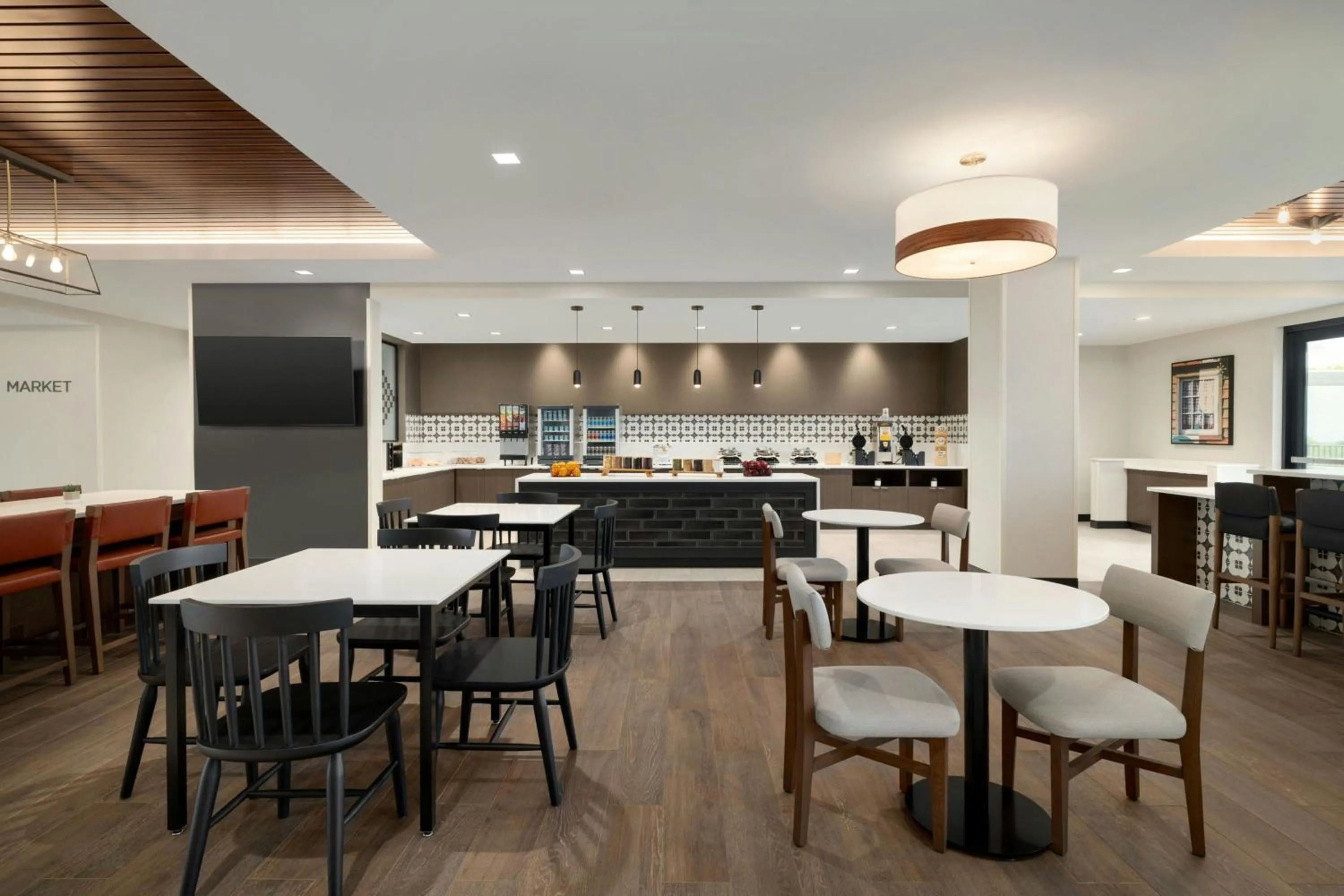 Breakfast in TownePlace Suites by Marriott Lancaster