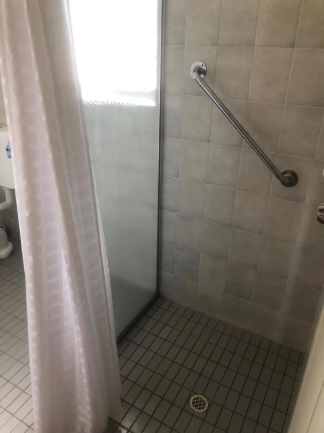 Bathroom in Stansbury Holiday Motel