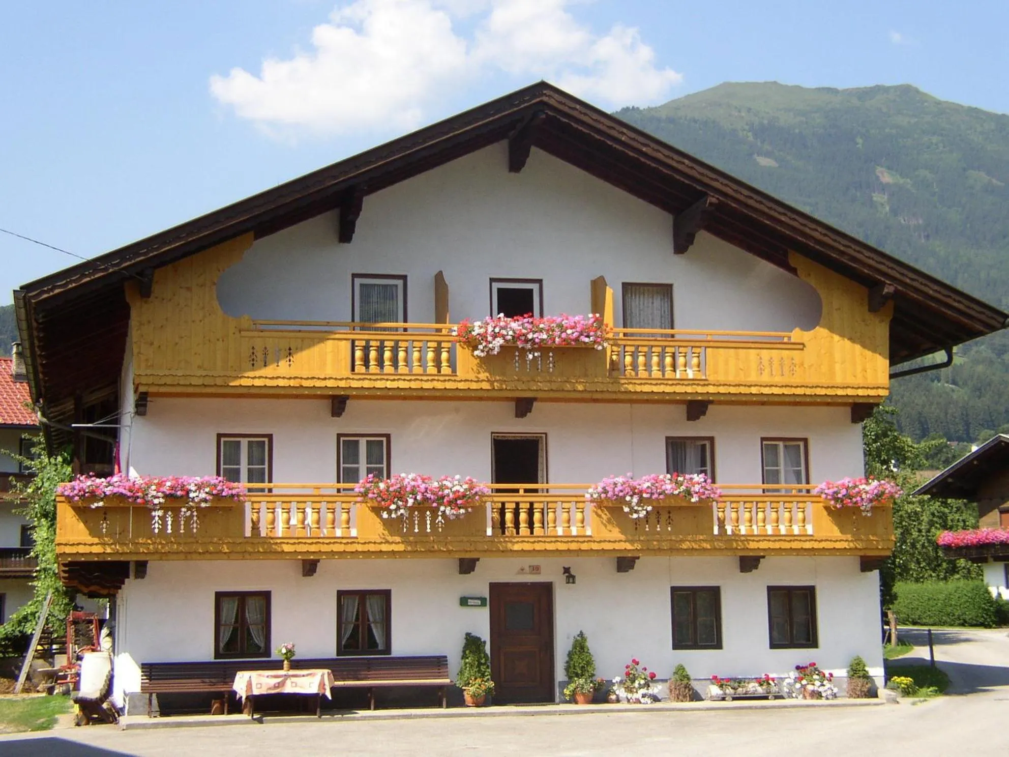 Property building in Gästehaus Loithaler