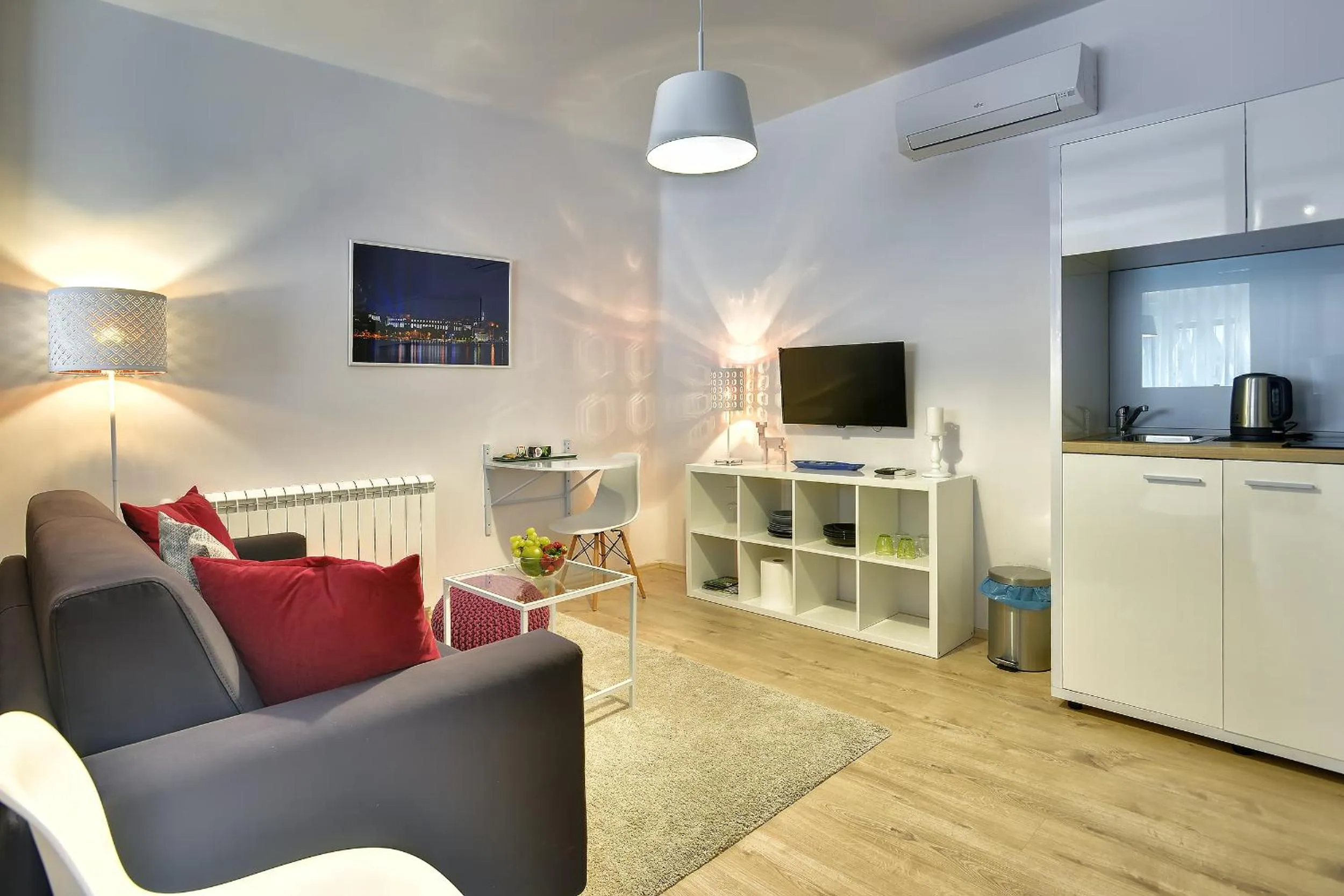 TV and multimedia in D&A Center Apartments with FREE Parking