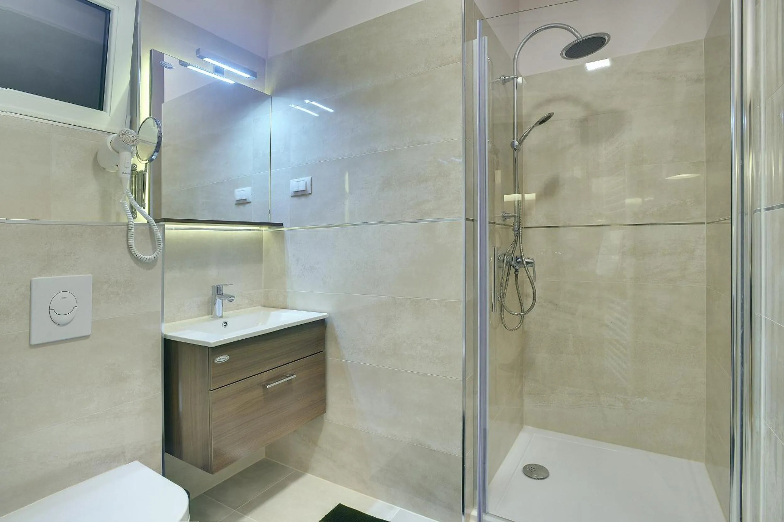 Shower in D&A Center Apartments with FREE Parking