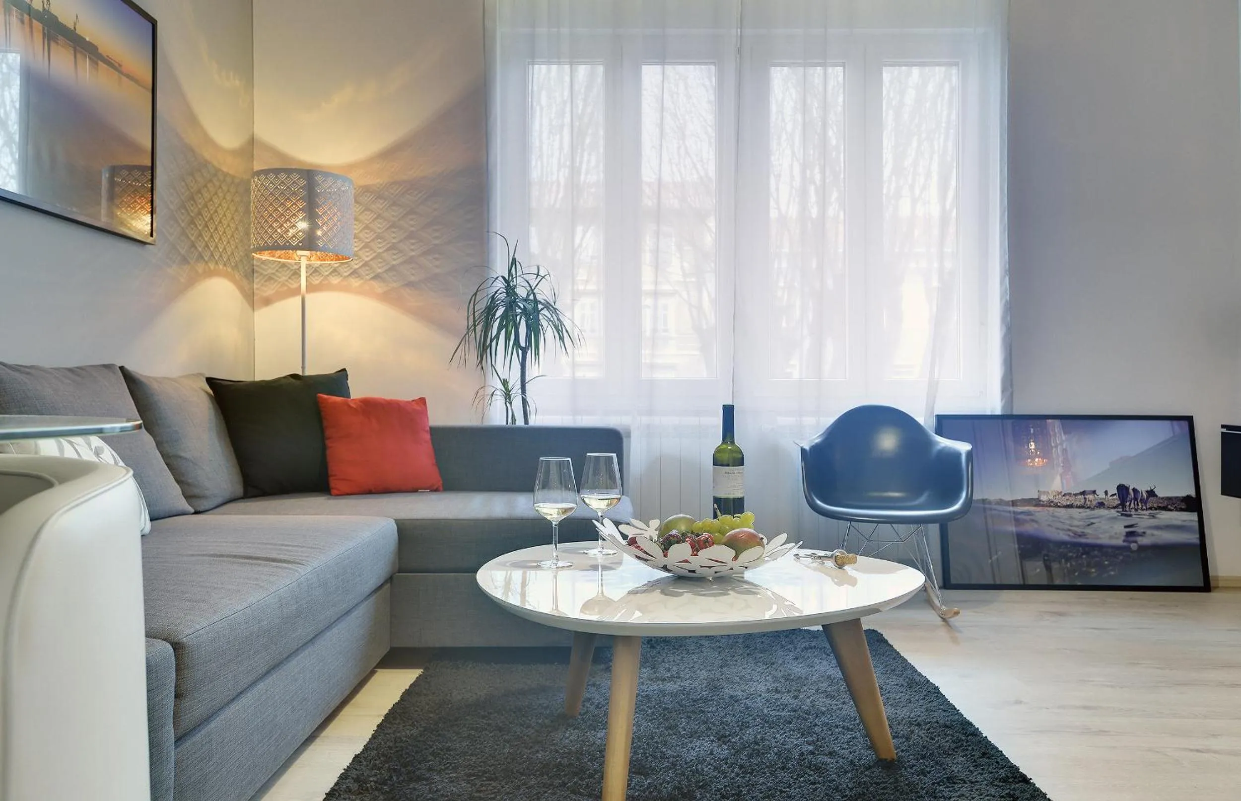 Living room in D&A Center Apartments with FREE Parking