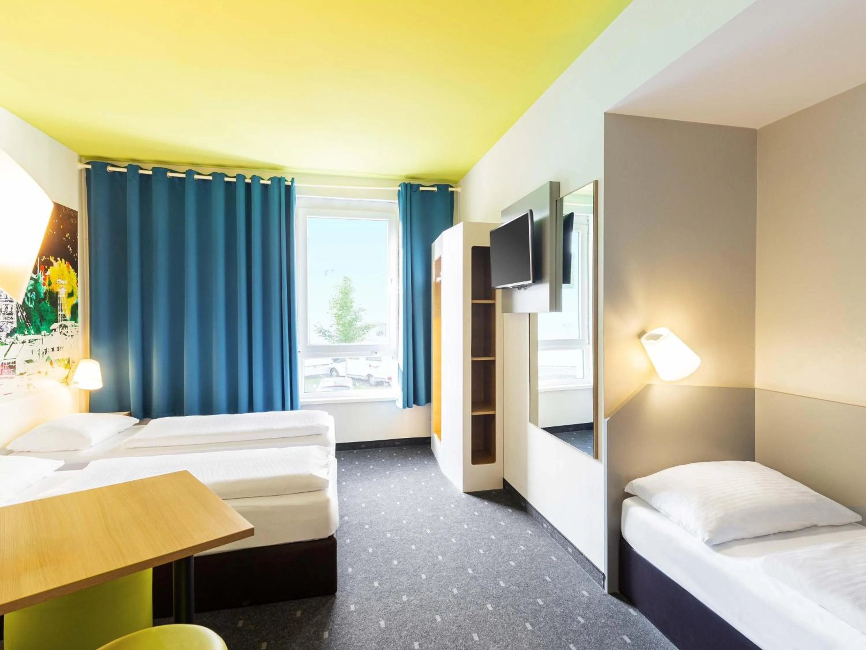 Photo of the whole room, Bed in B&B Hotel Mülheim an der Ruhr