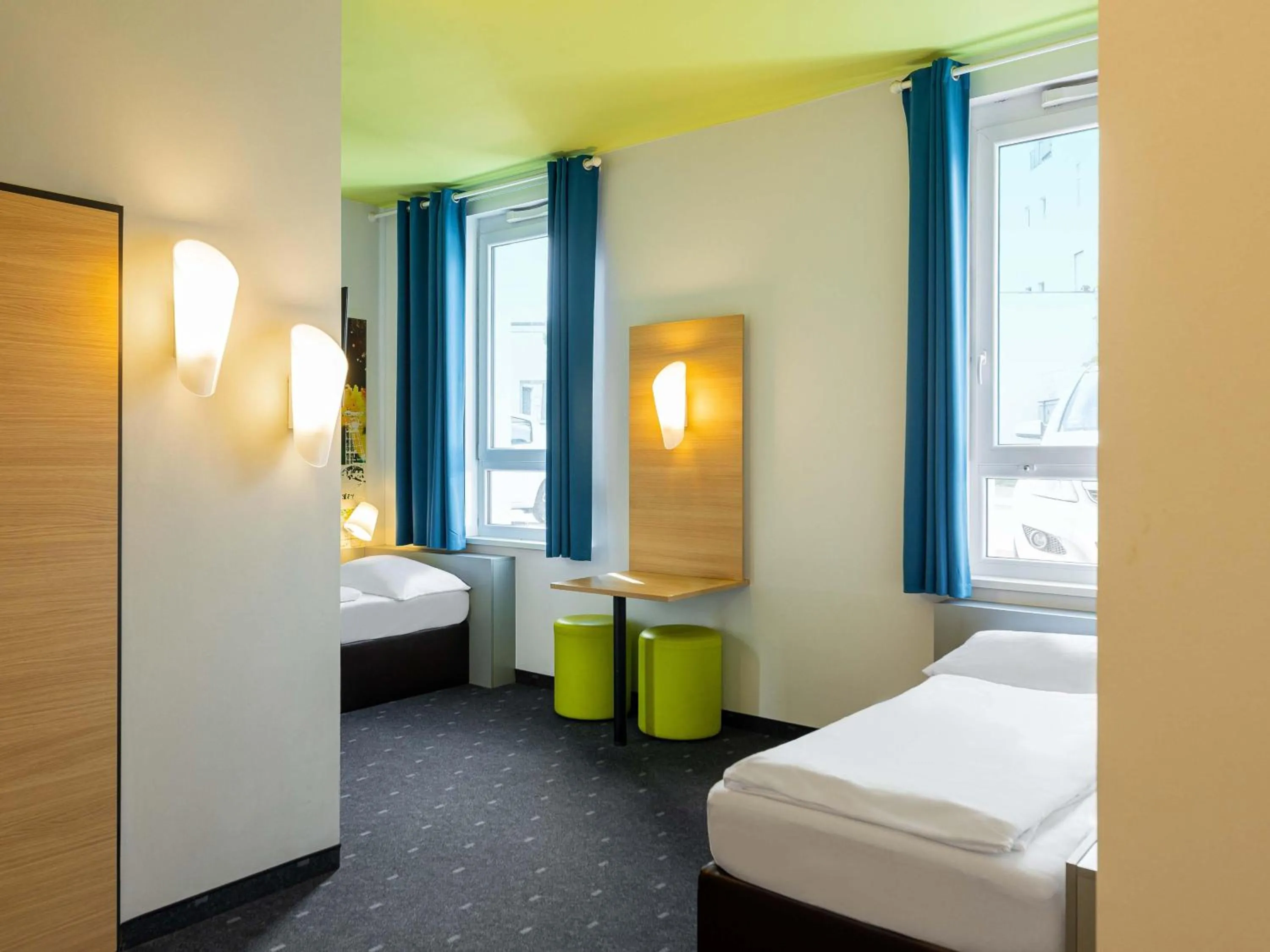 Photo of the whole room, Bed in B&B Hotel Mülheim an der Ruhr