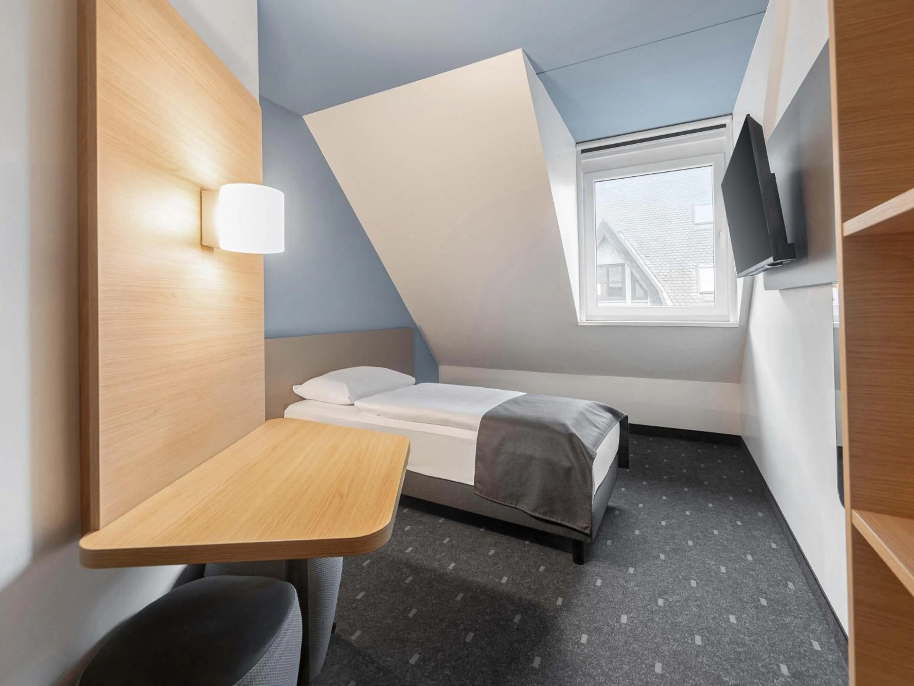 Photo of the whole room, Bed in B&B Hotel Leipzig-City