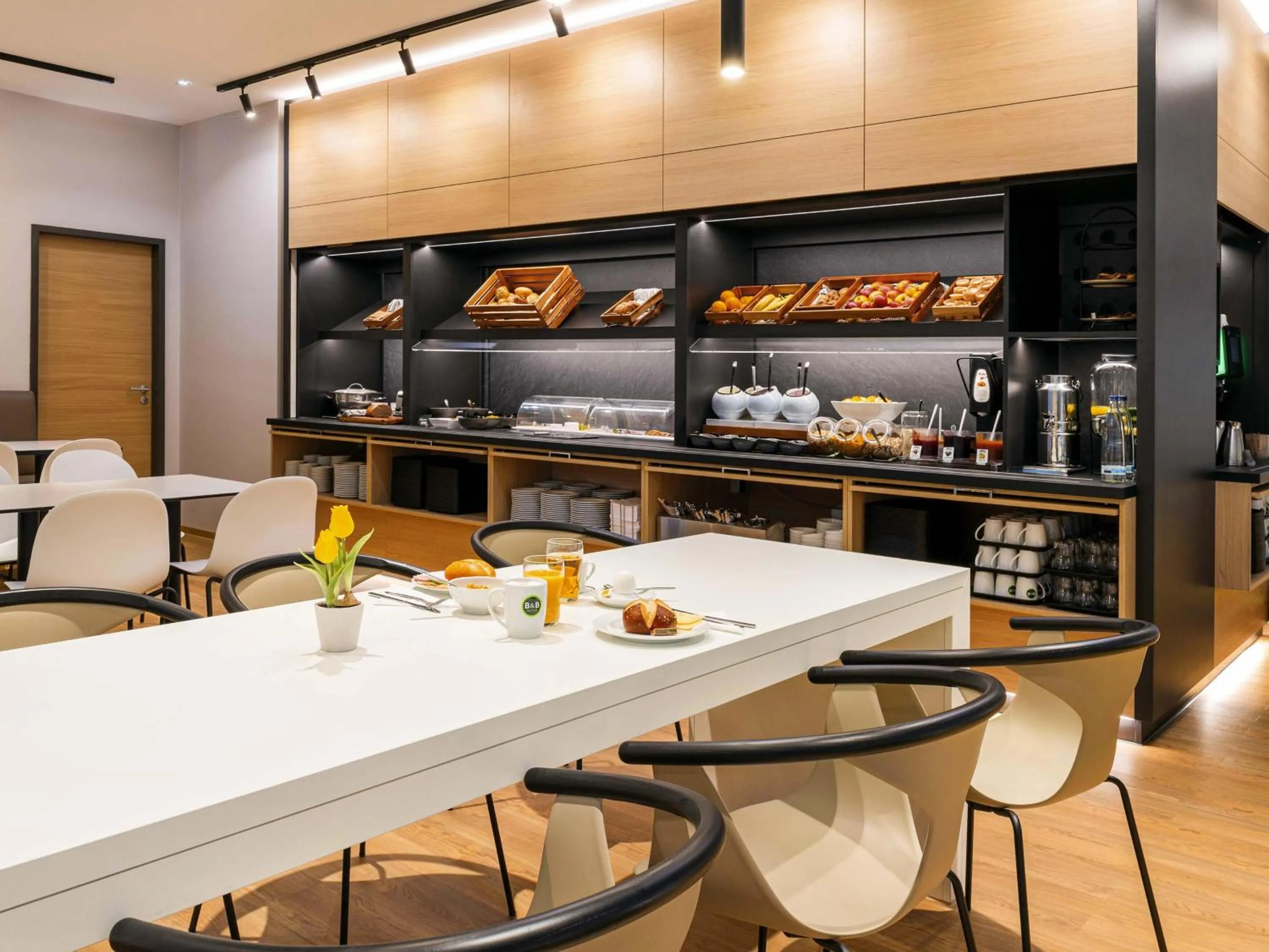 Restaurant/places to eat in B&B Hotel Leipzig-City