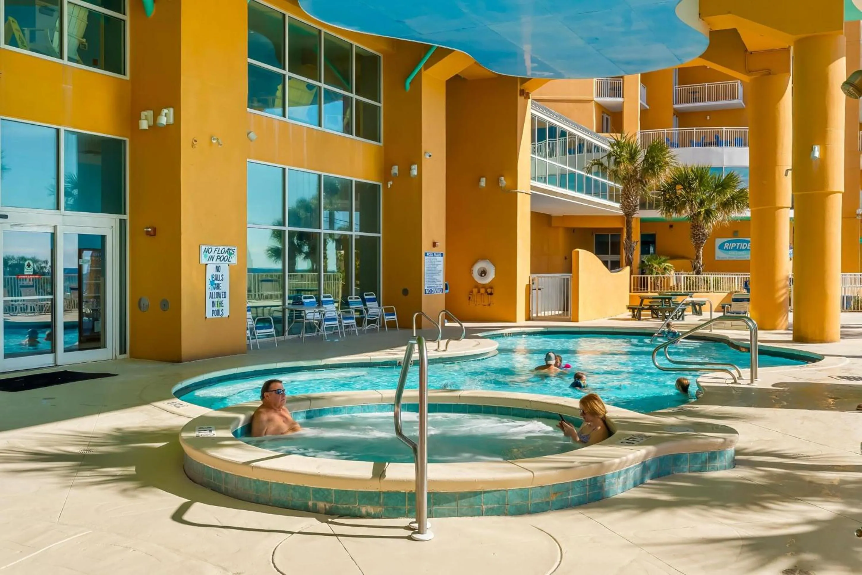 Property building in Splash Beach Resort by Panhandle Getaways