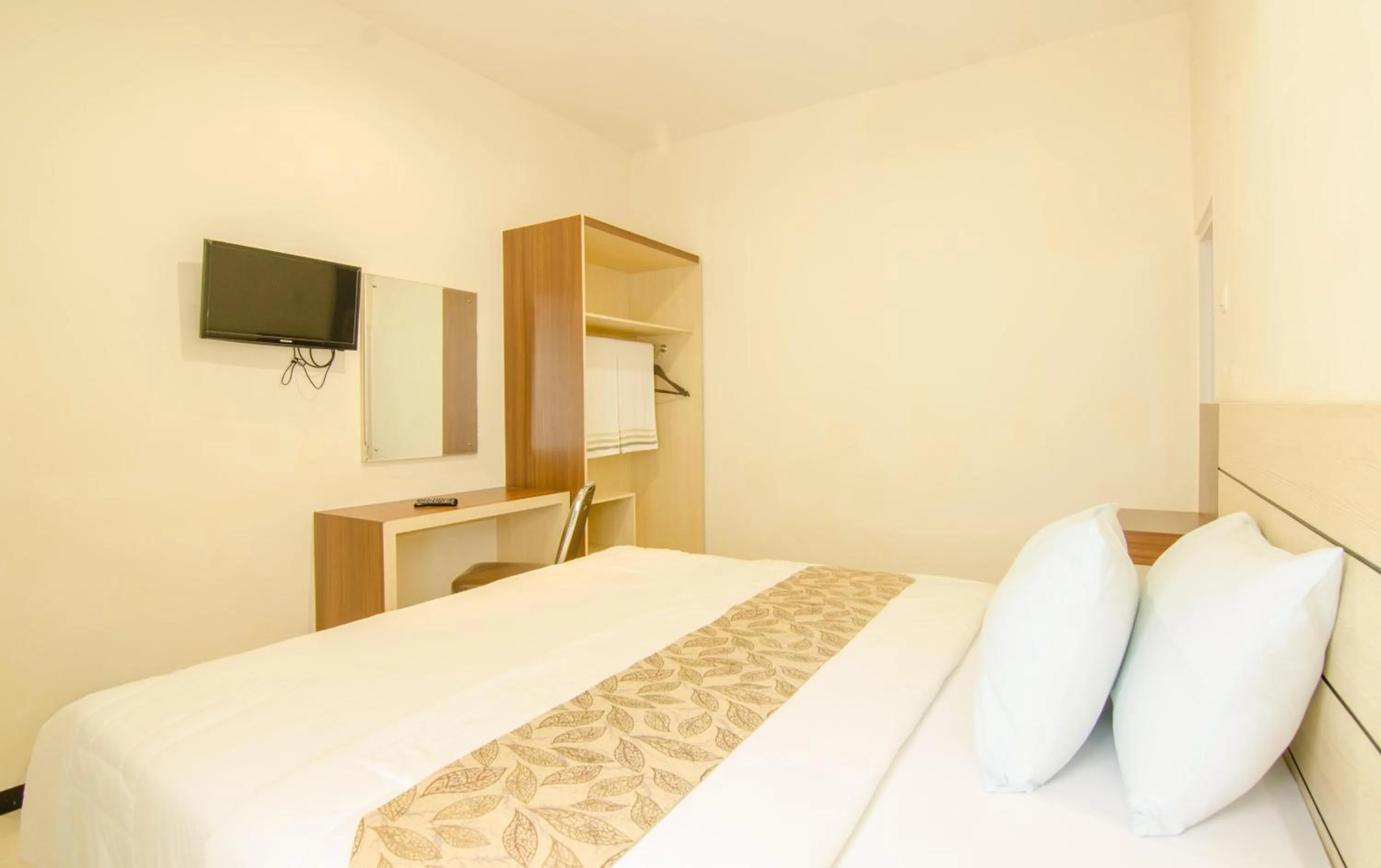 Bedroom, Bed in shakila guest house