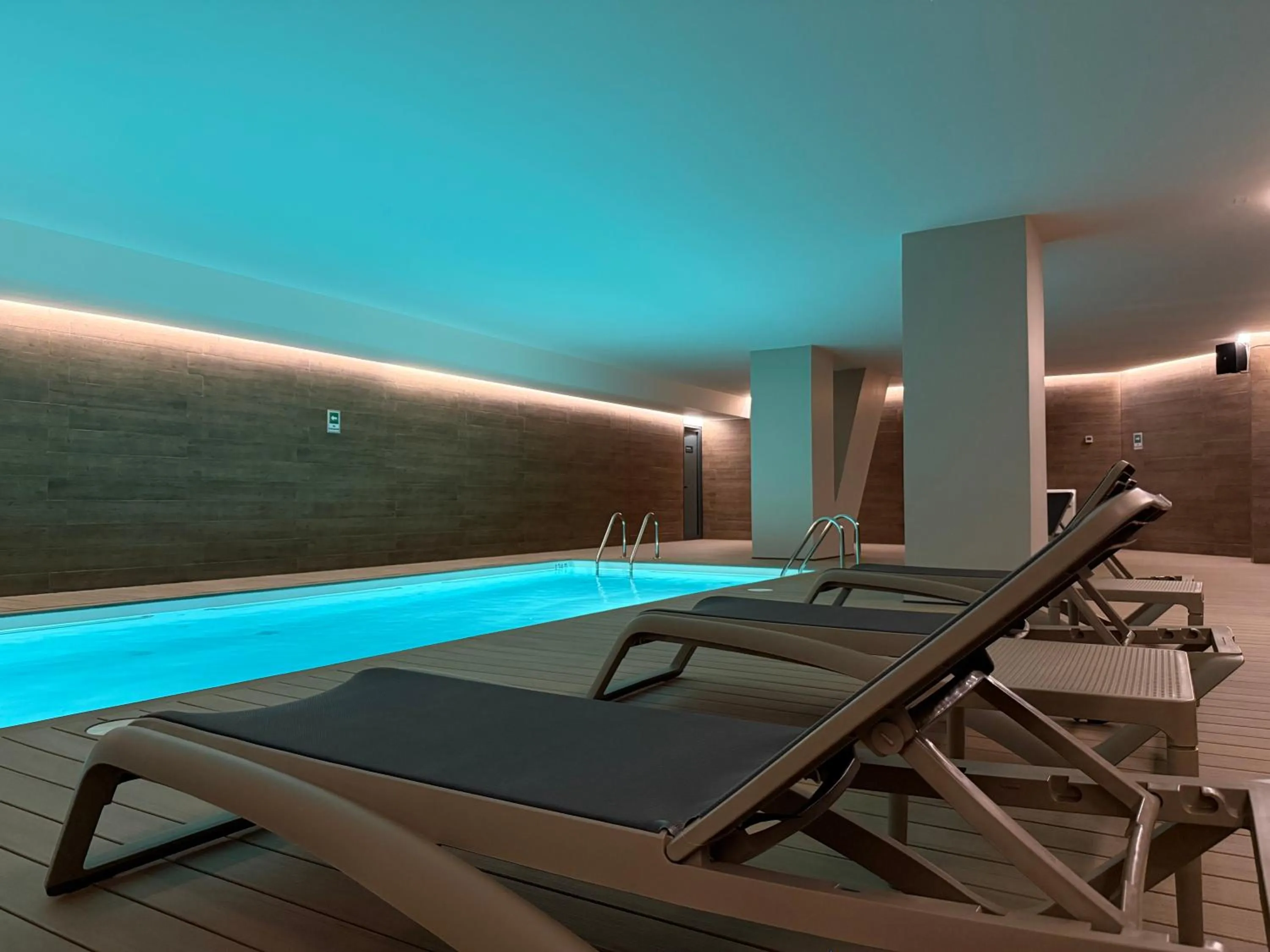 Swimming pool in Spot Suites