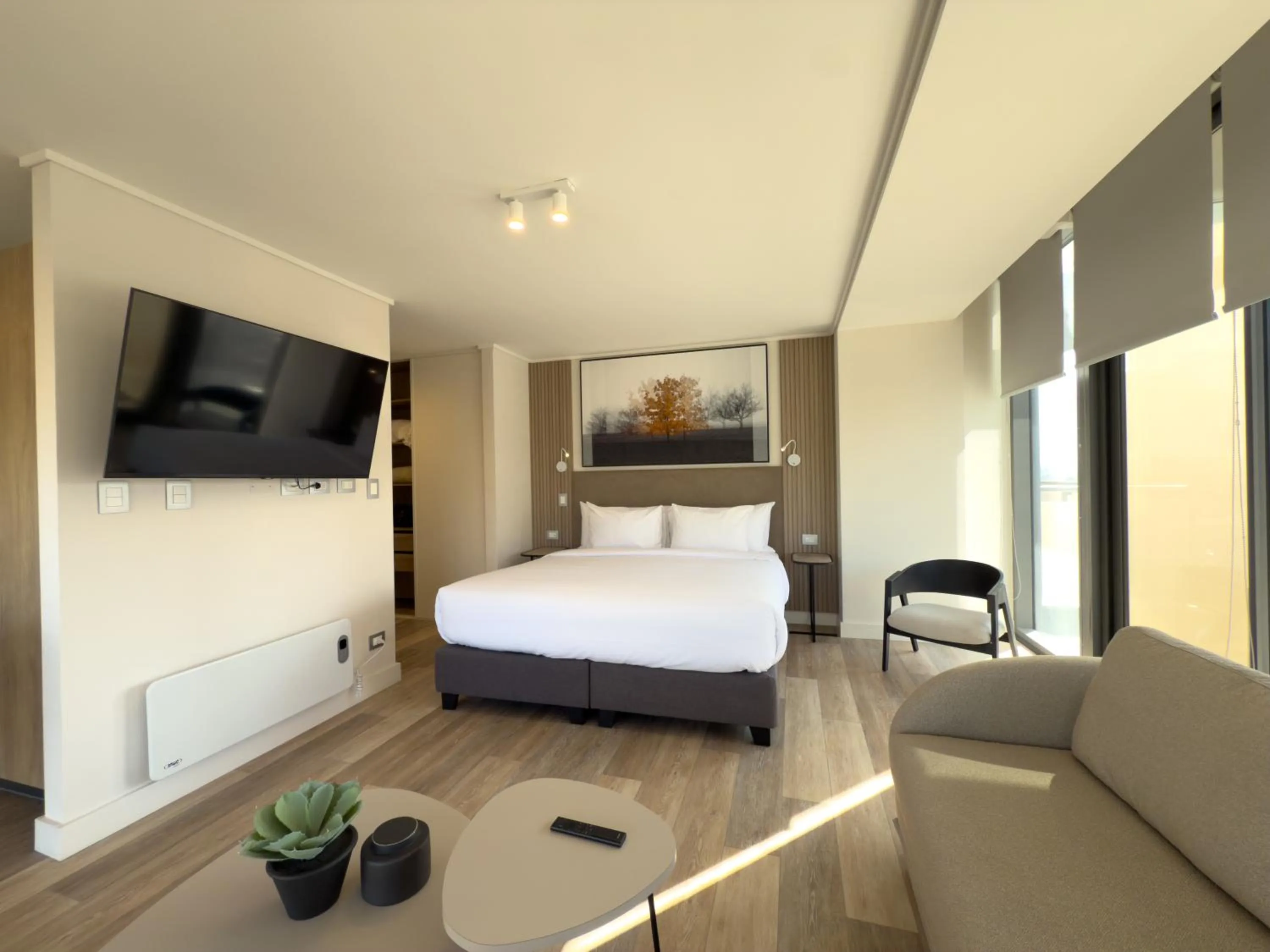 Bedroom, Bed in Spot Suites