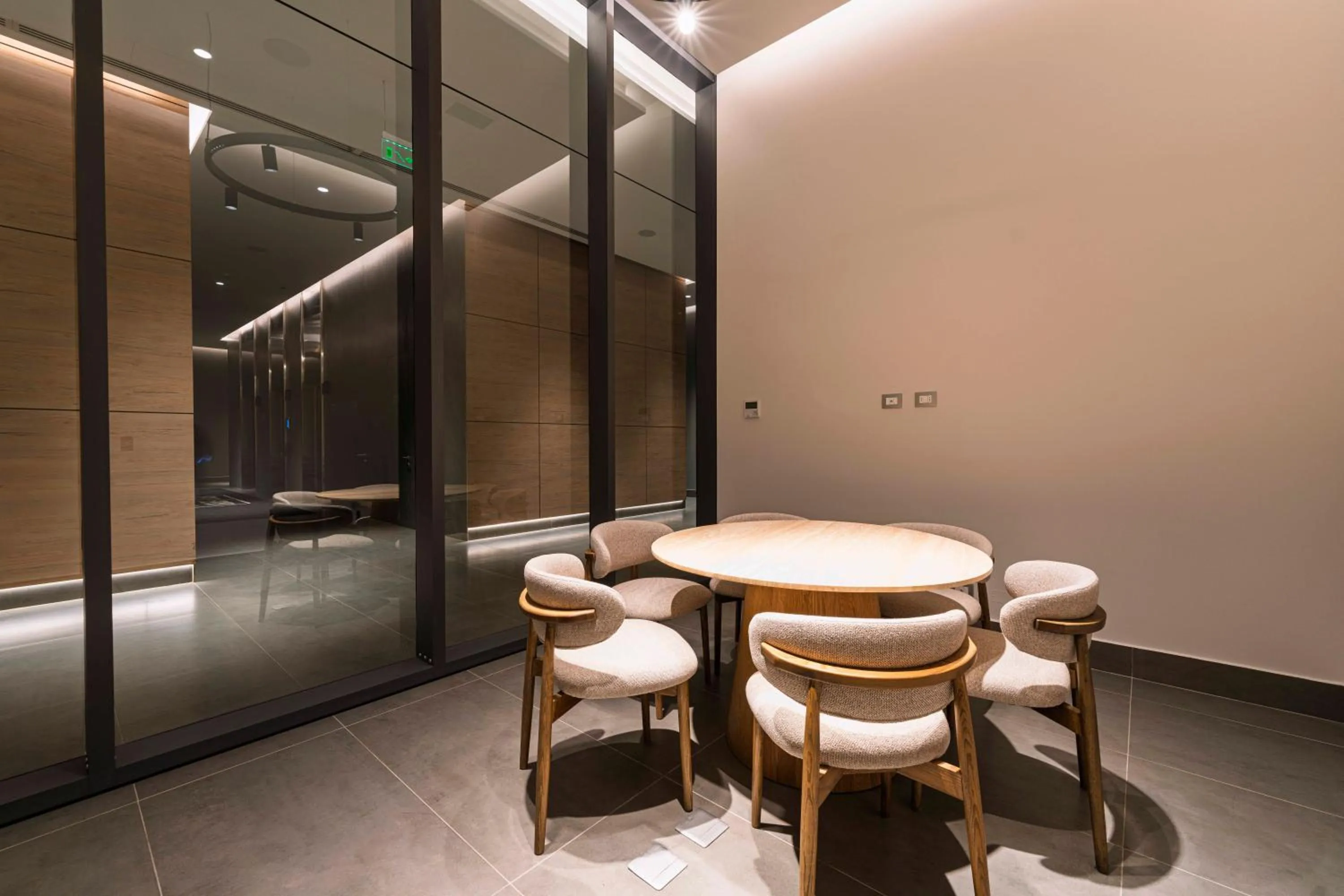 Meeting/conference room in Spot Suites