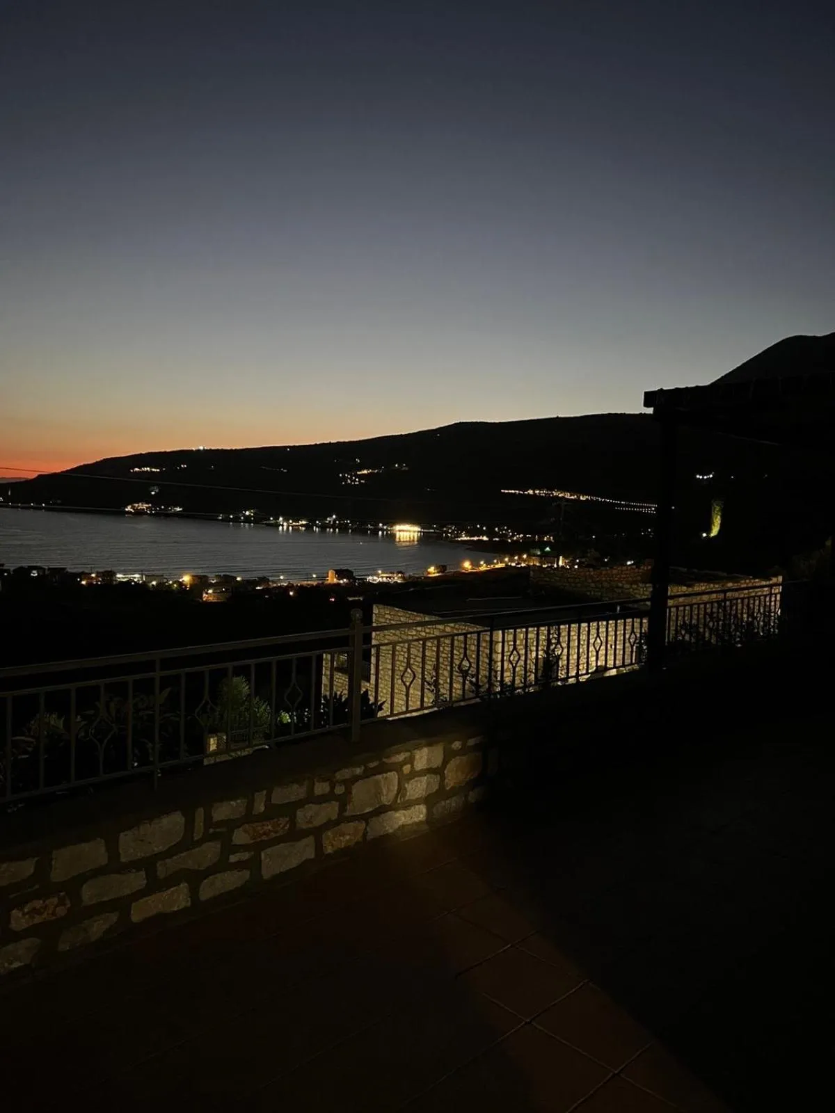 Night in Onar Mani Suites