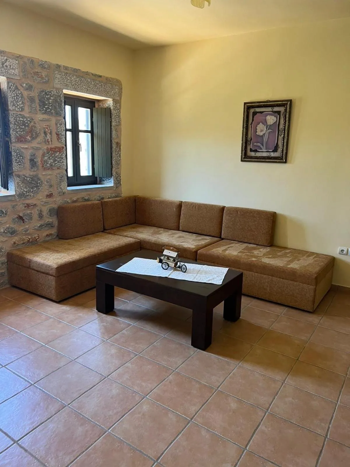 Living room in Onar Mani Suites