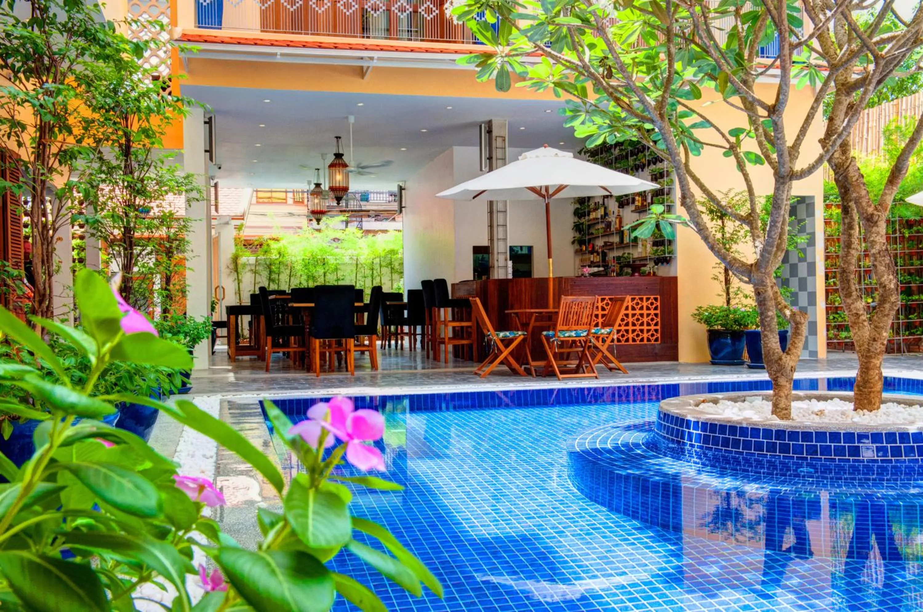 Restaurant/places to eat in House Boutique Eco Hotel