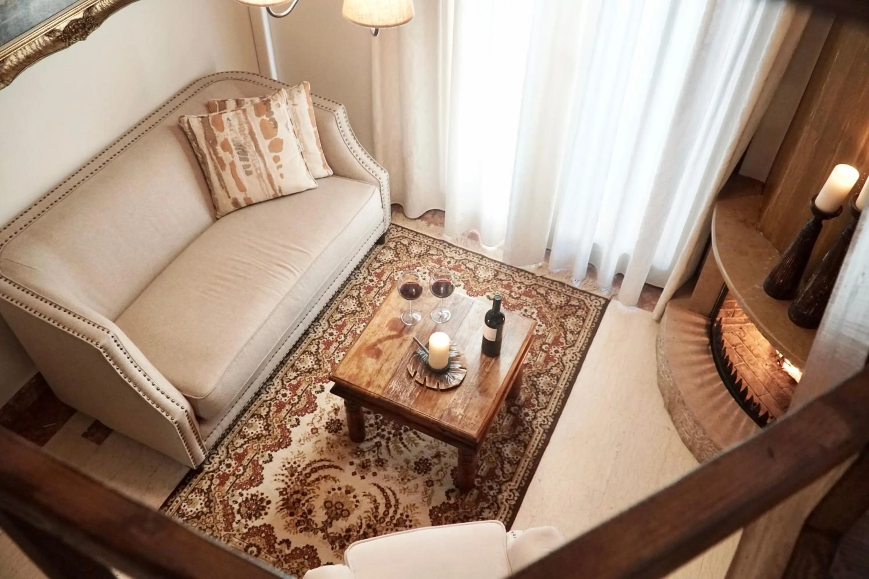 Seating area in Xenonas Iresioni