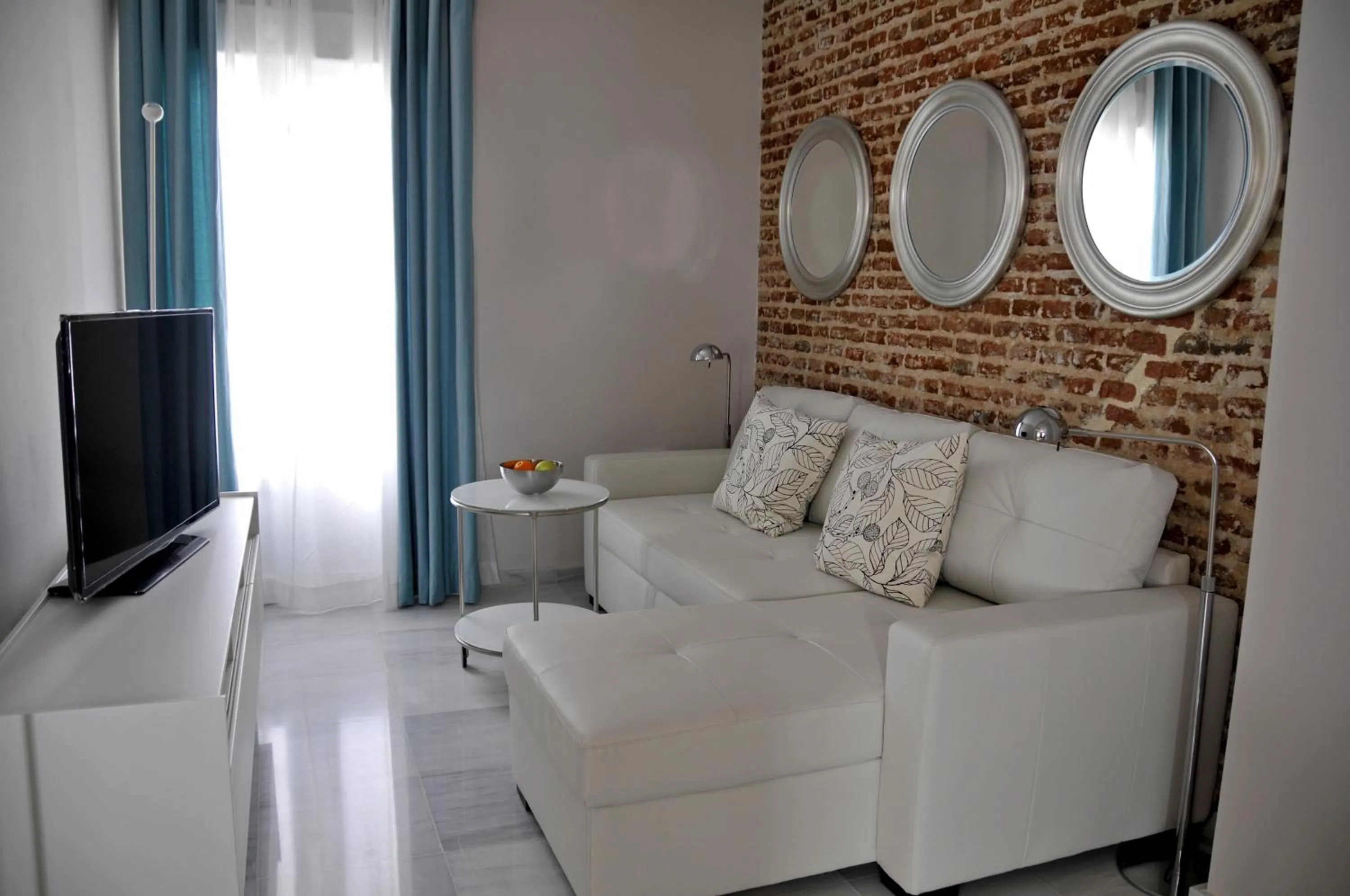 TV and multimedia in RSI Apartamentos