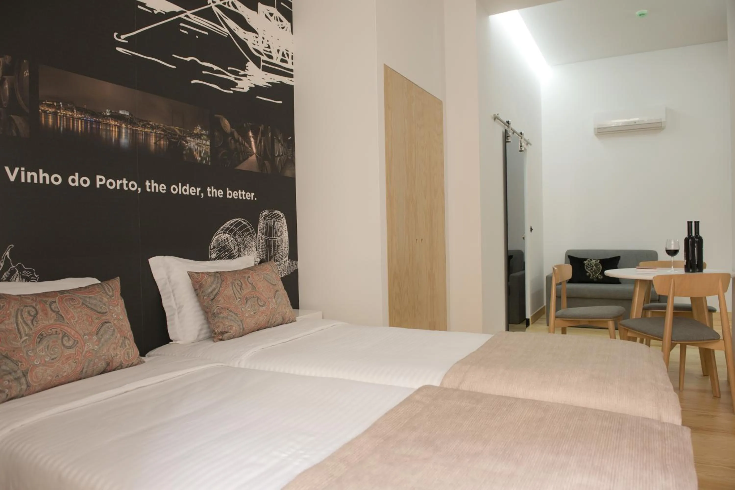 Bed in Páteo Saudade Lofts