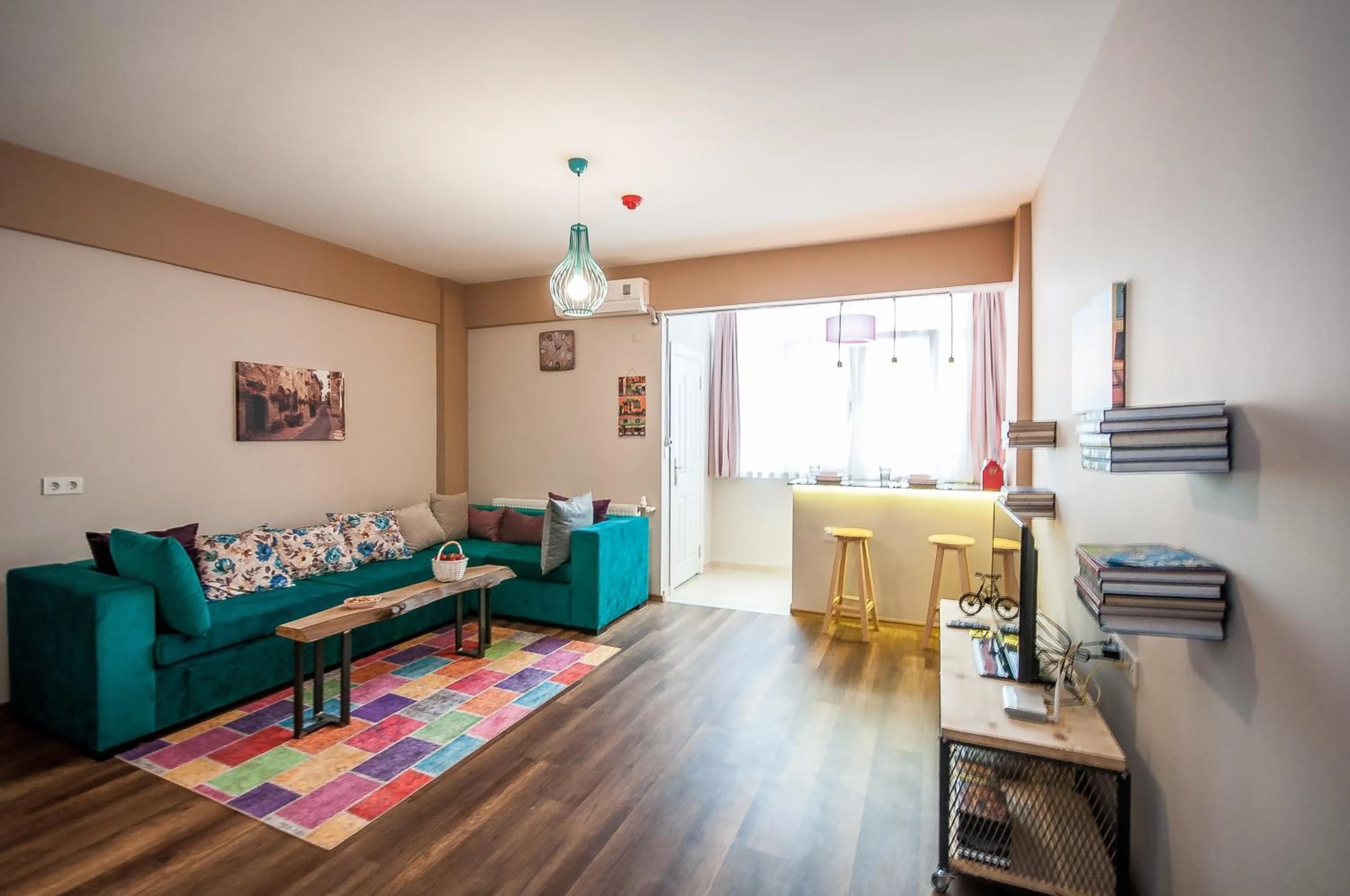 Day in Newway Apartments