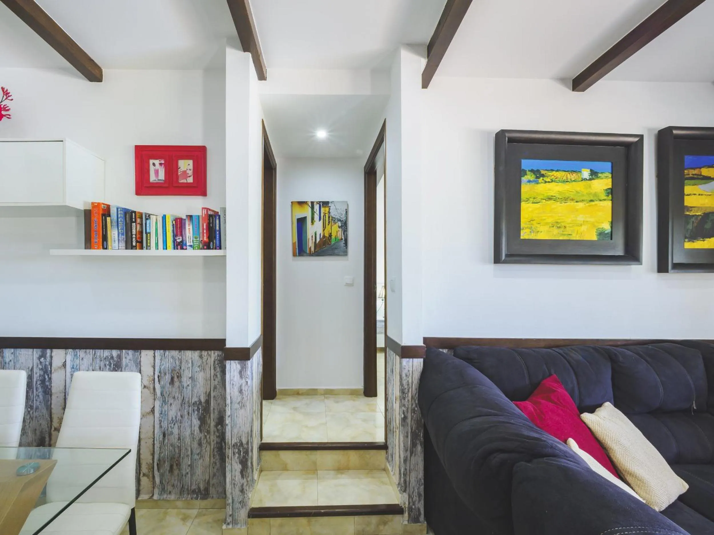 Communal lounge/ TV room in Cubo's Finca el Nogal