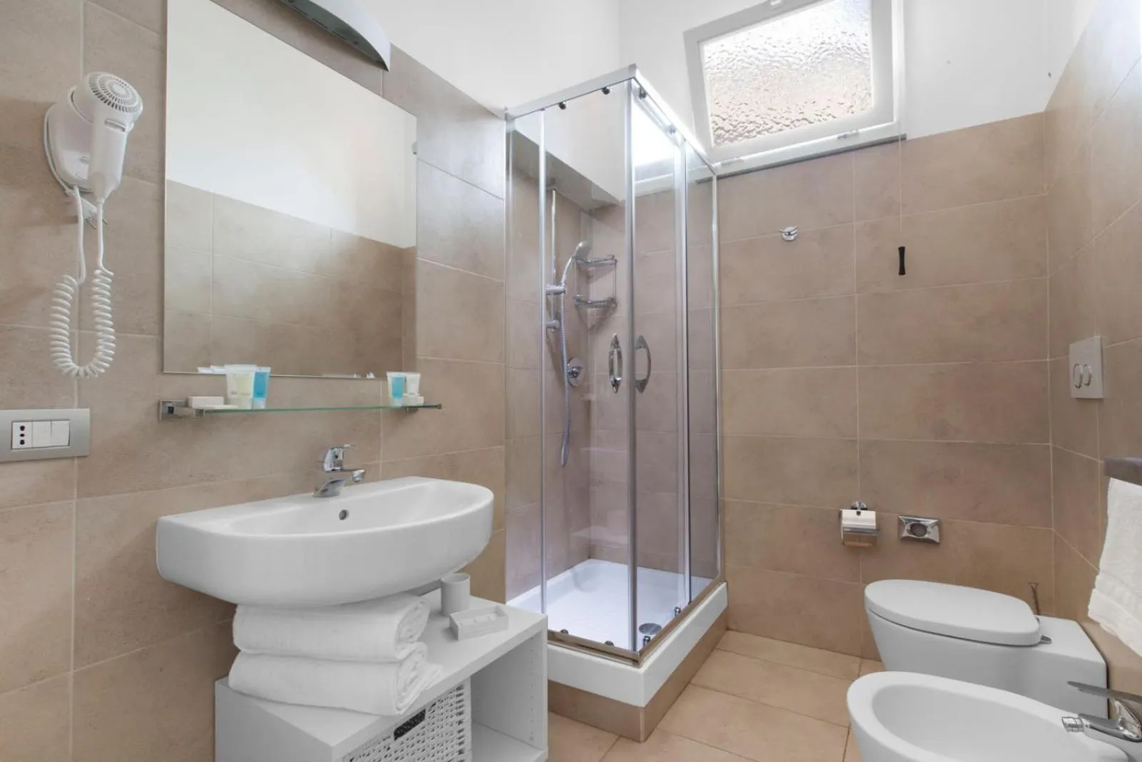 Bathroom in Oriana Homèl Roma