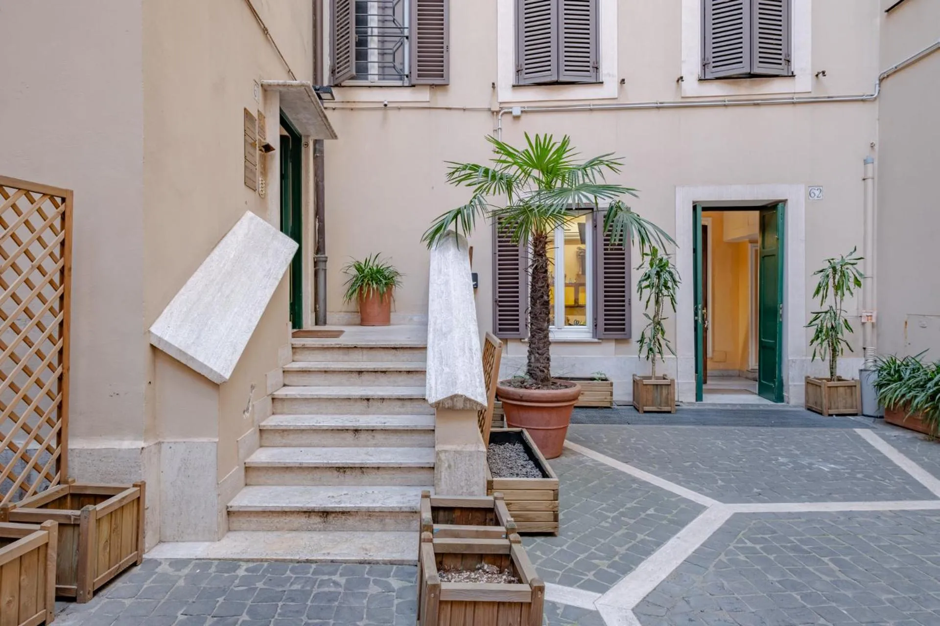 Facade/entrance in Oriana Homèl Roma