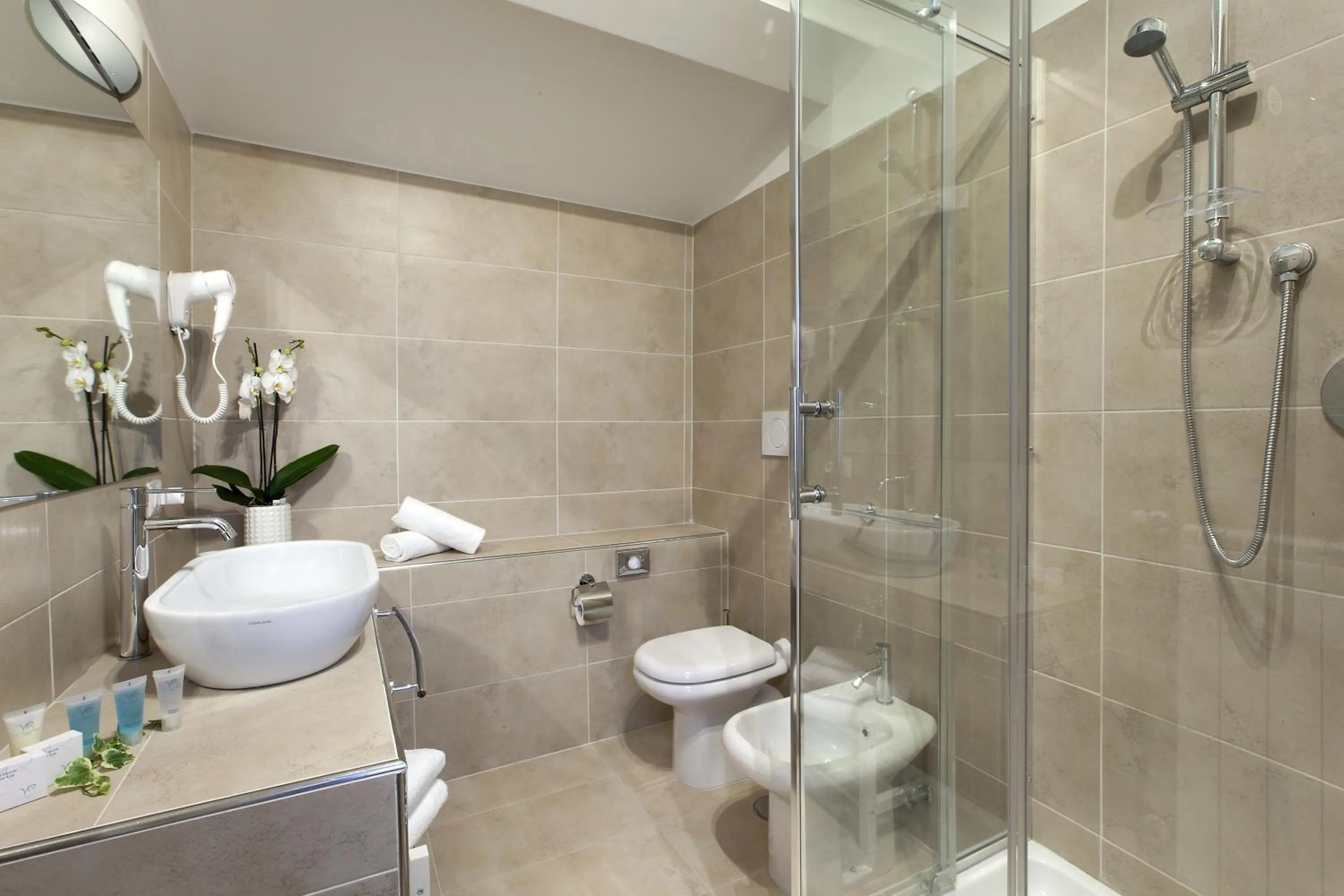 Bathroom in Oriana Homèl Roma