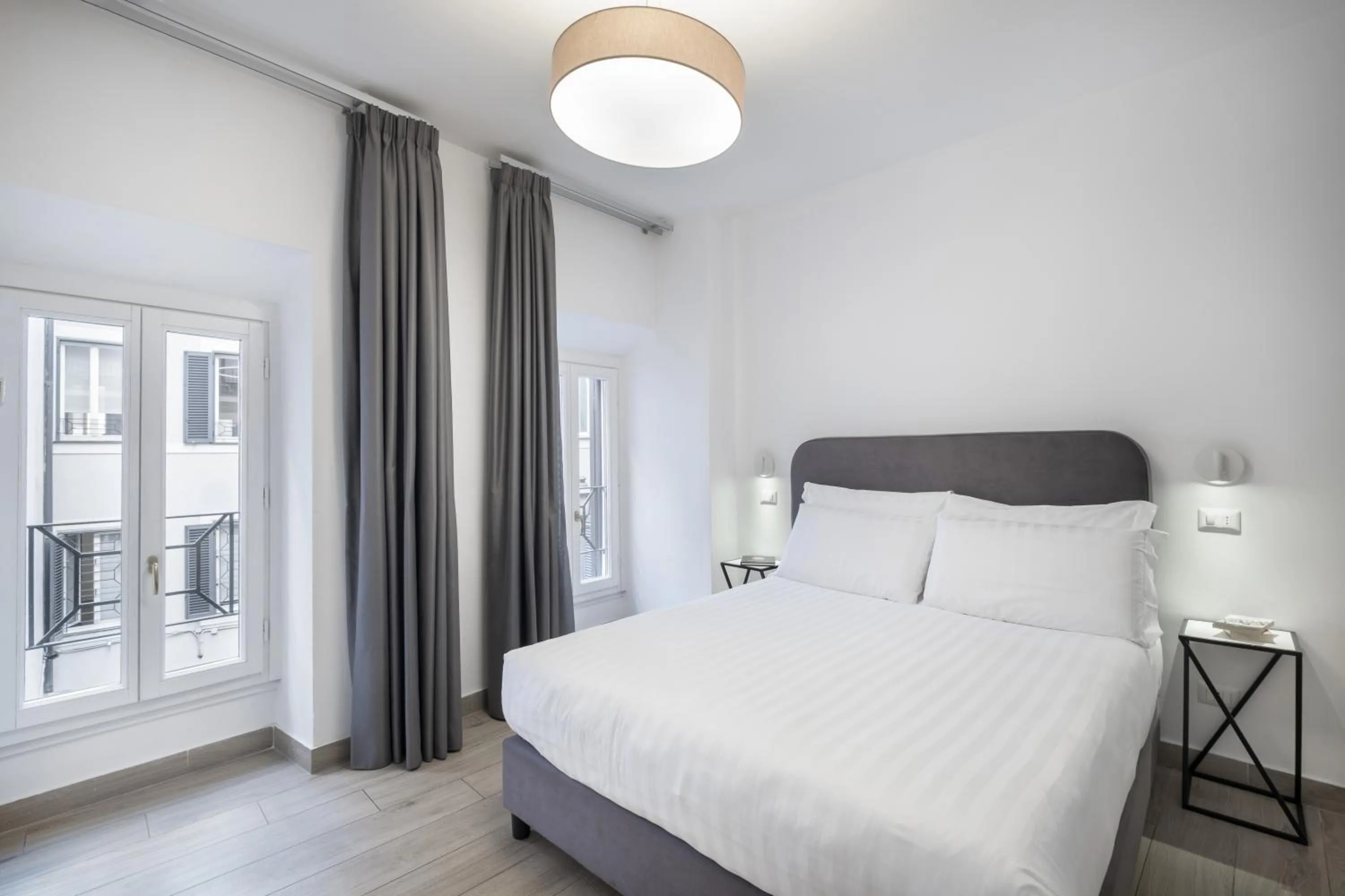 Photo of the whole room, Bed in Oriana Homèl Roma