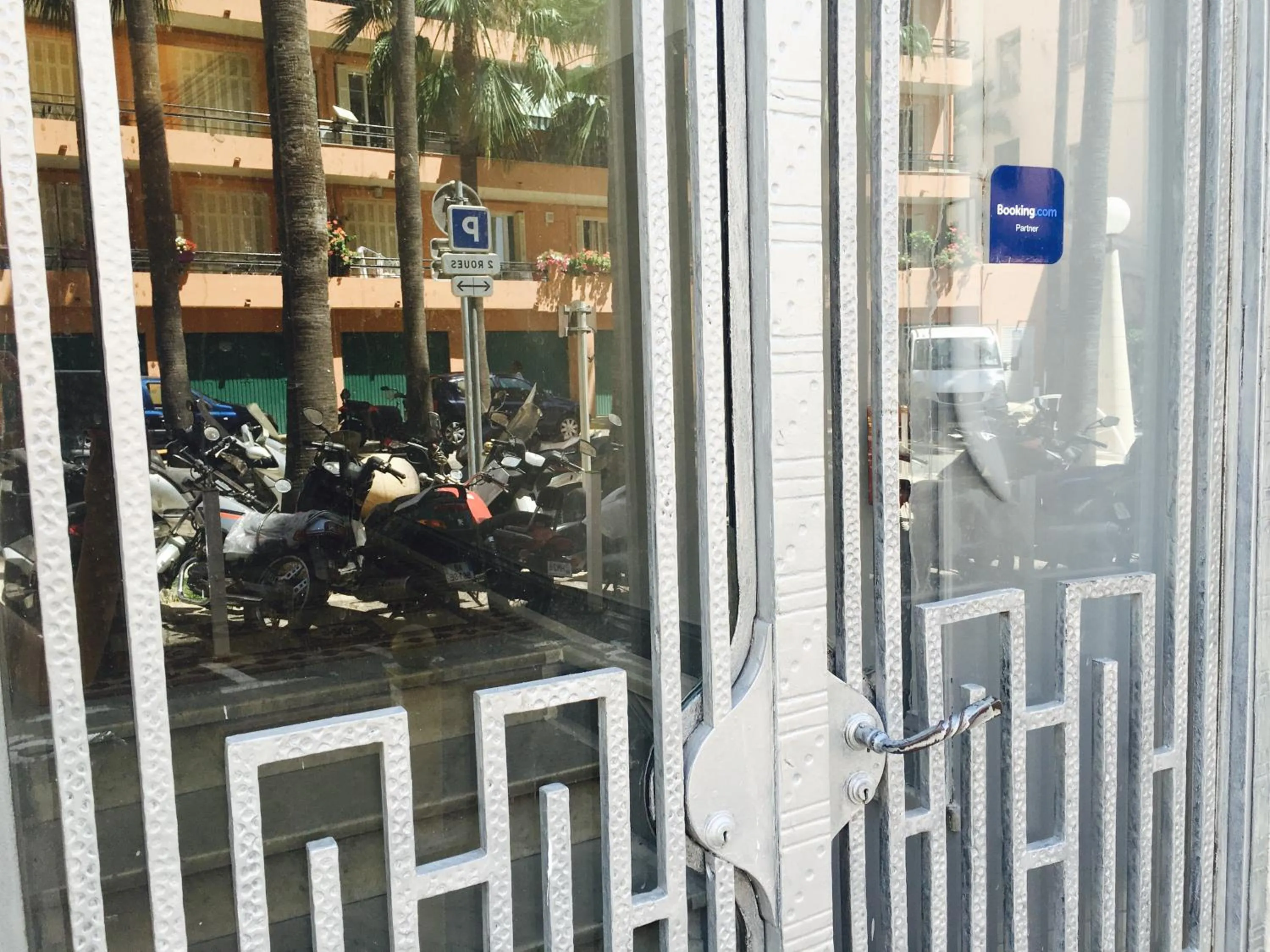 Facade/entrance in Apartments Monaco