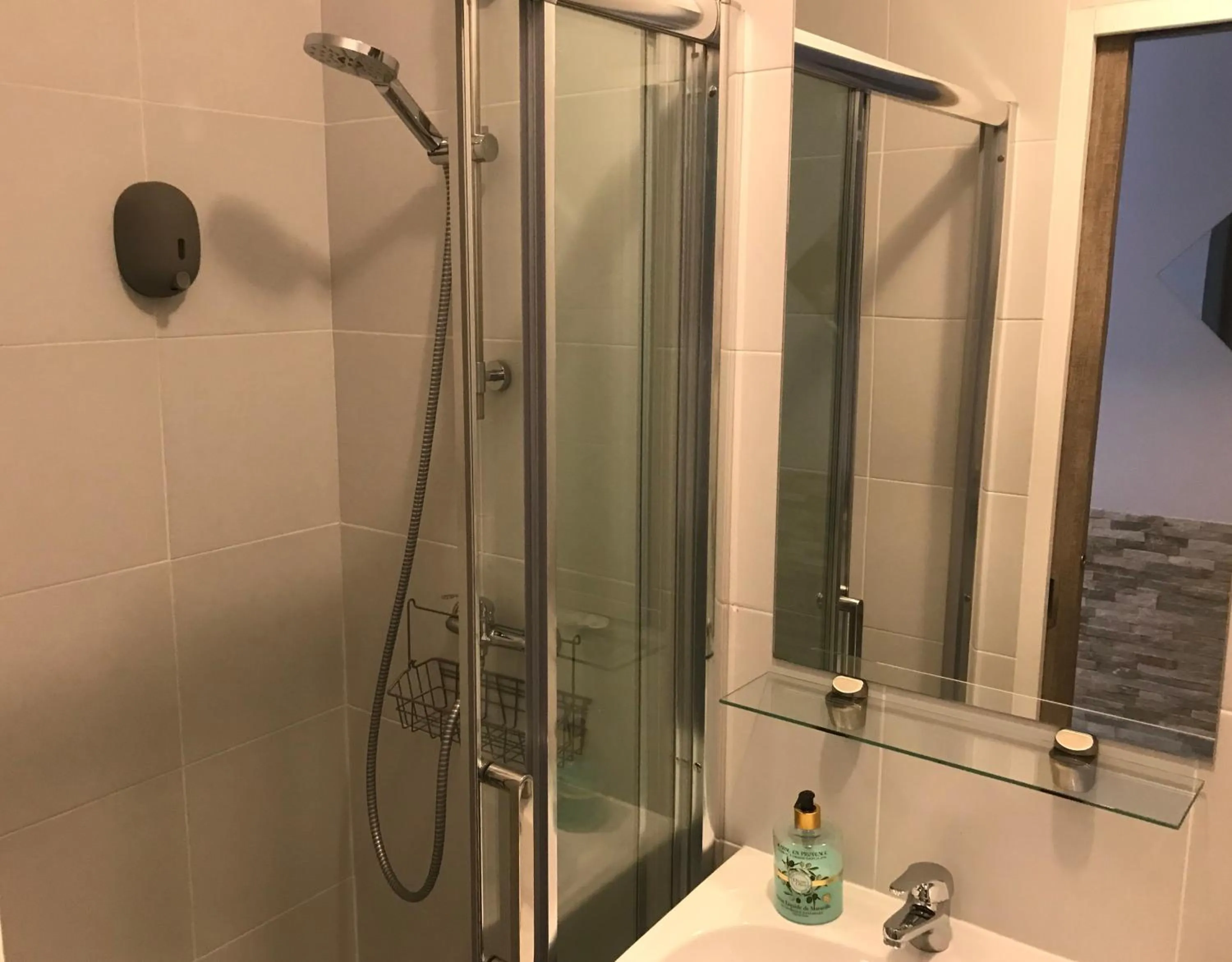 Shower in Apartments Monaco