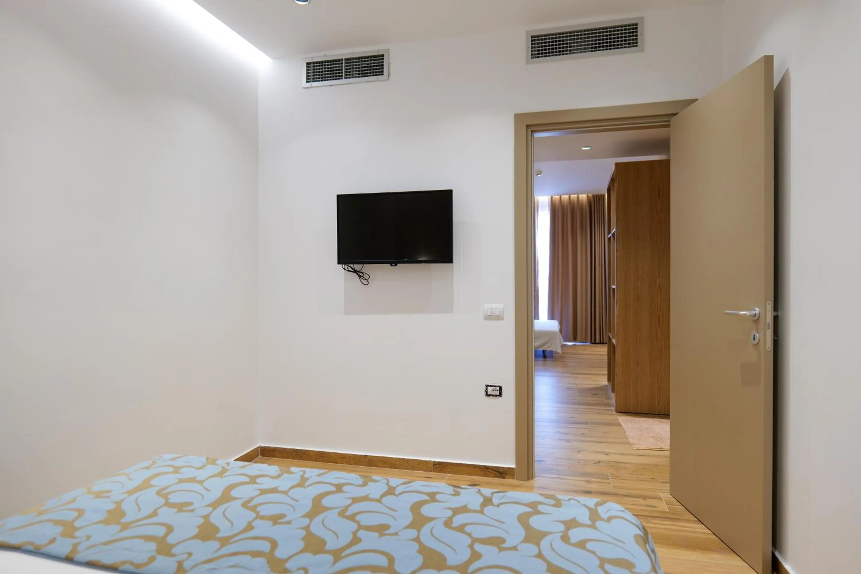 Bedroom, Bed in Bora Bora Hotel Ksamil