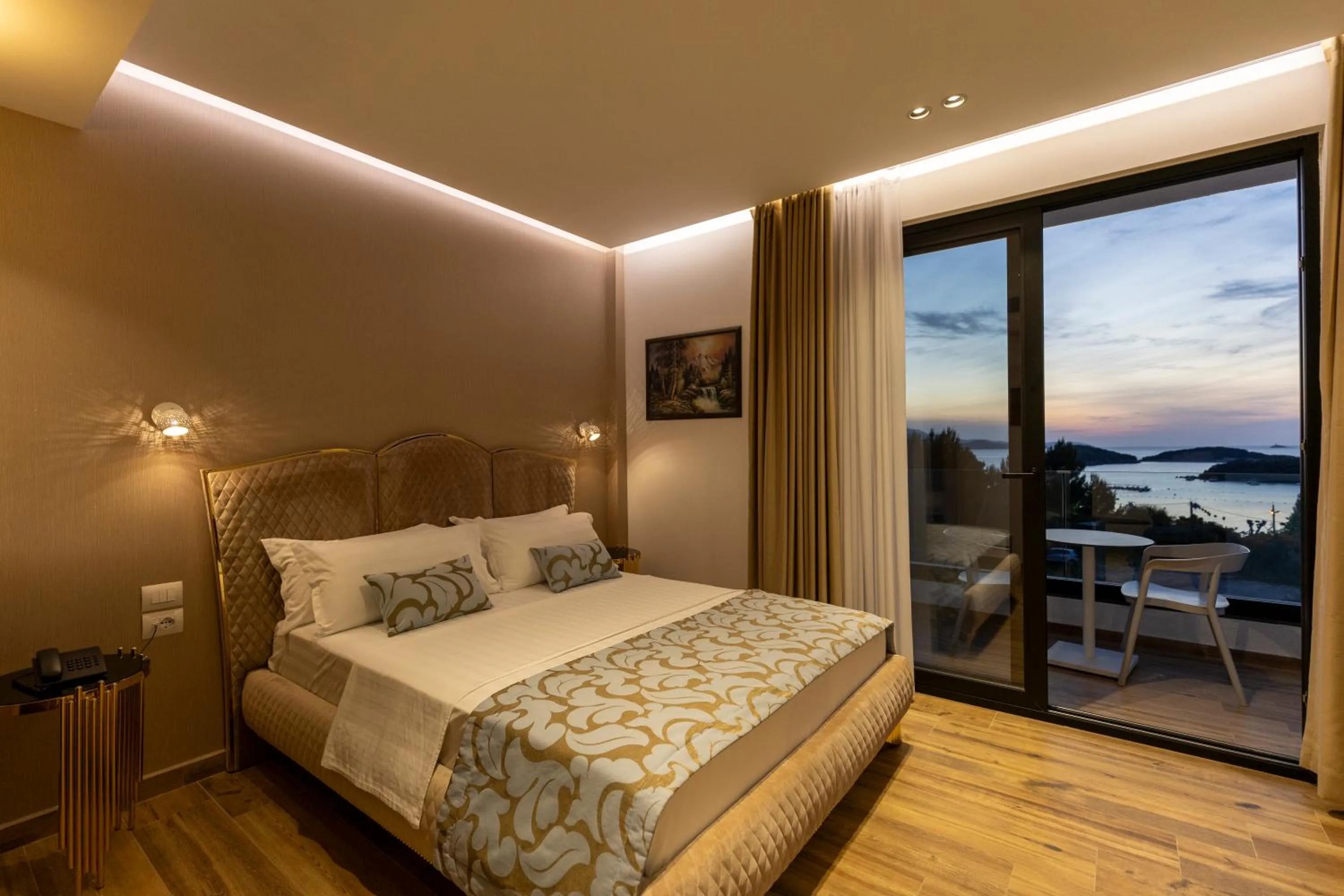 Bed in Bora Bora Hotel Ksamil