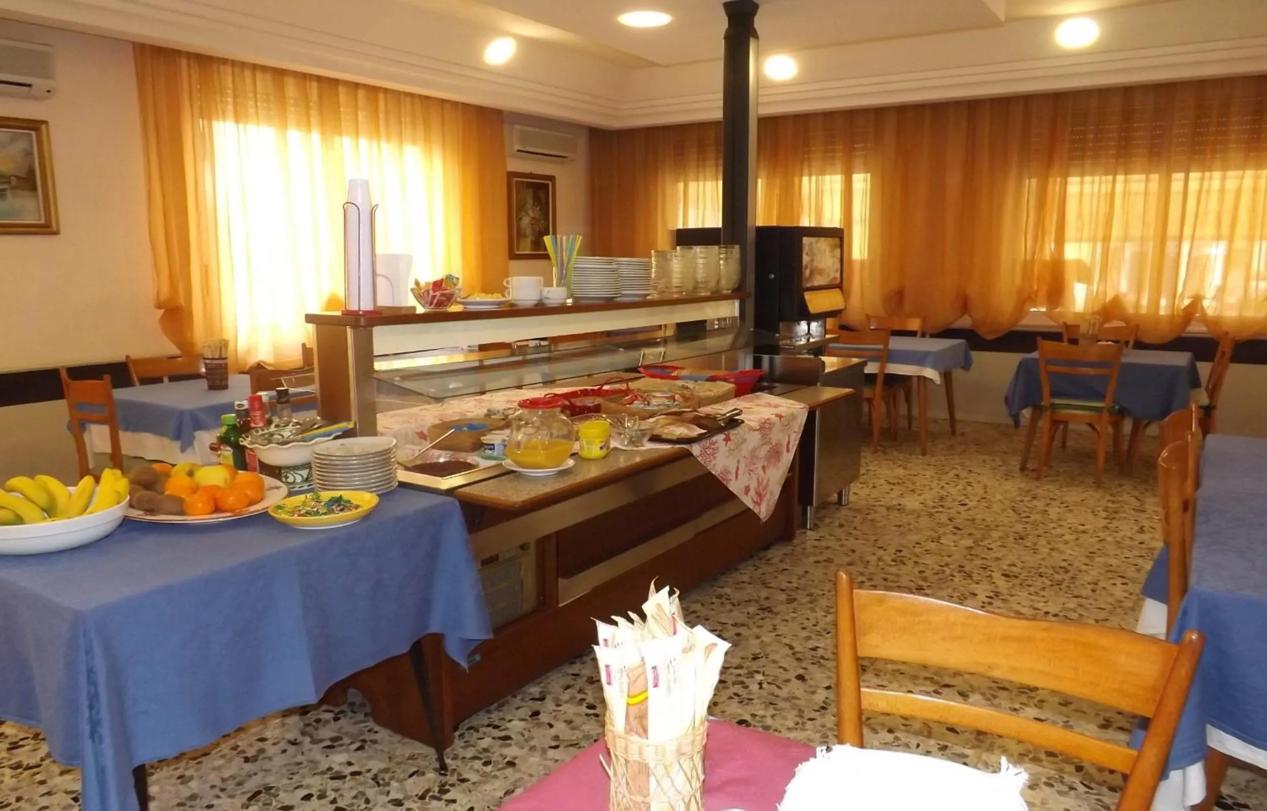 Restaurant/places to eat in Hotel La Vela