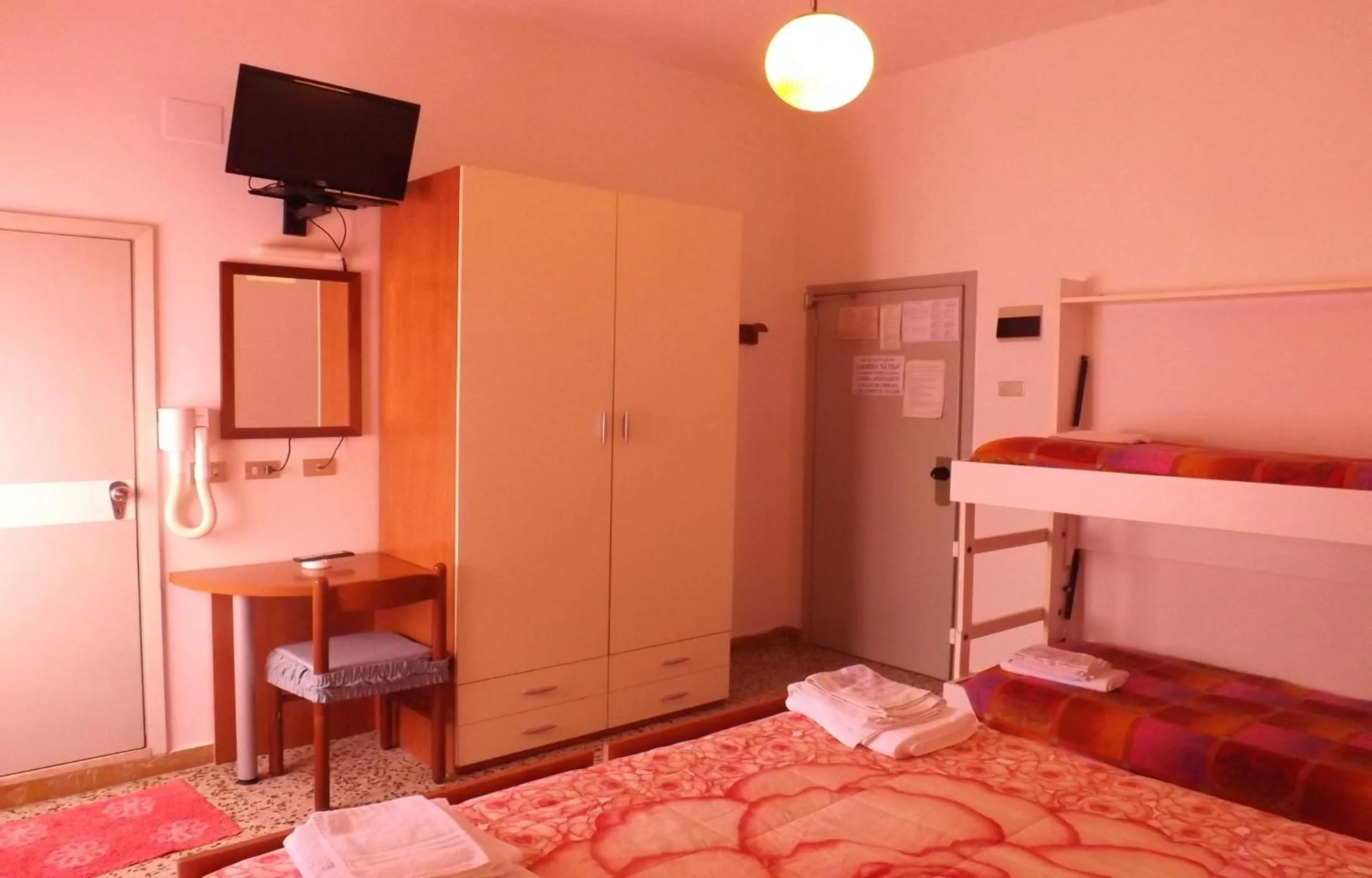 Photo of the whole room, Bed in Hotel La Vela