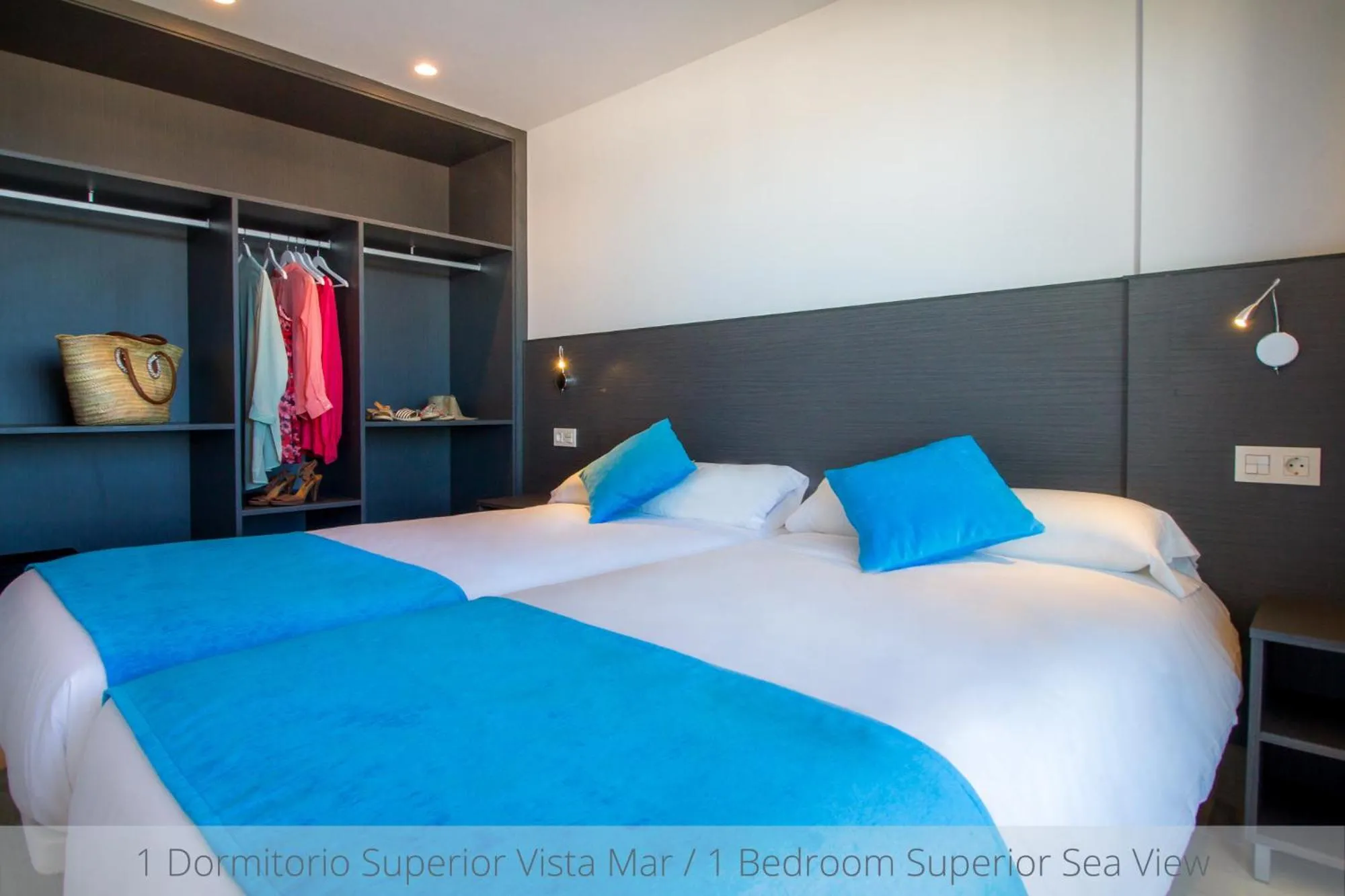 Bed in Apartamentos La Era Park