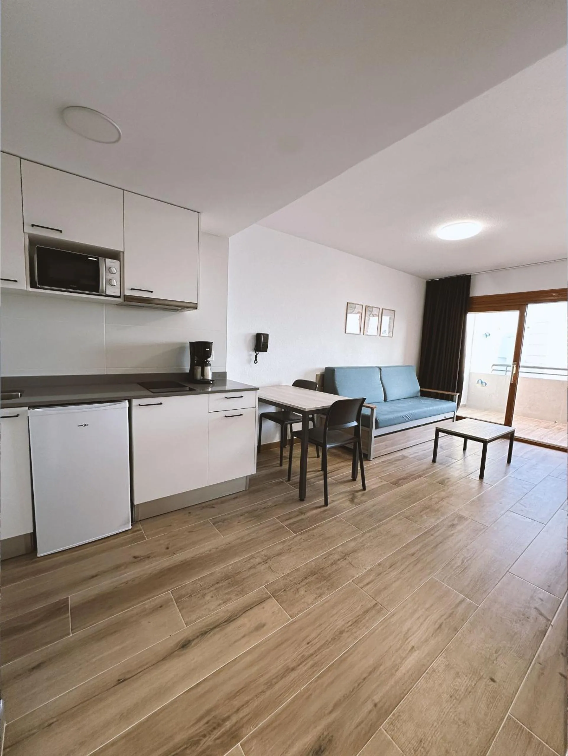 Kitchen or kitchenette in Apartamentos La Era Park