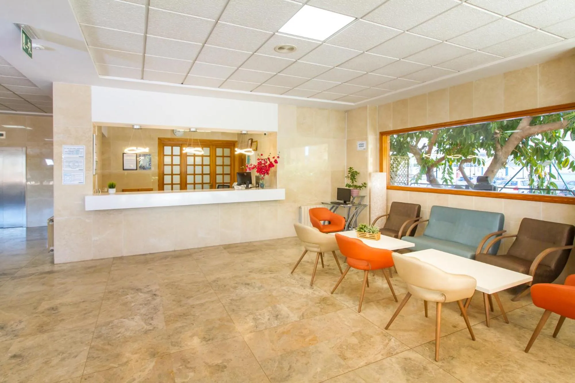 Lobby or reception in Apartamentos La Era Park