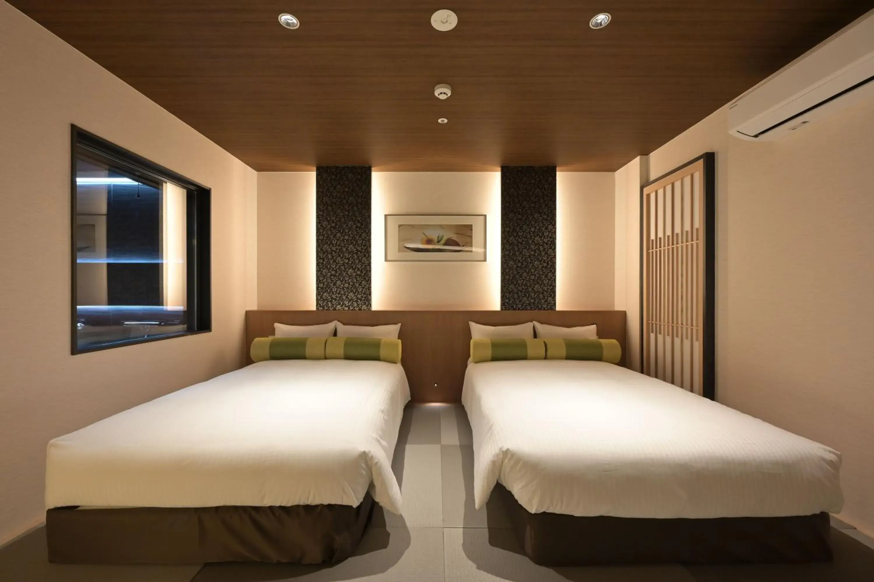 Luxury Quadruple Room in HOTEL THE7 Kumamoto Luxury Quadruple Room in HOTEL THE7 Kumamoto