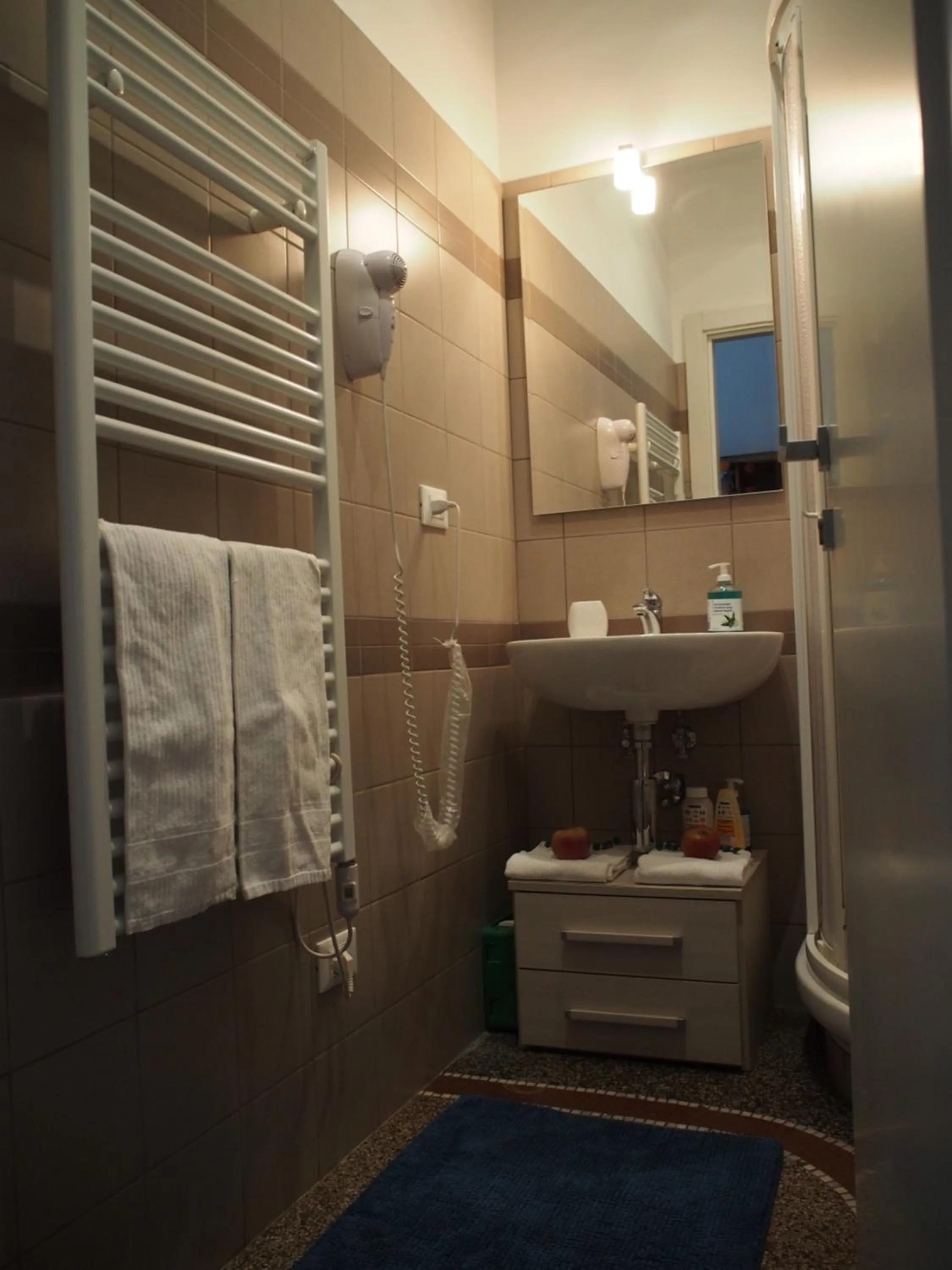 Bathroom in B&B Cernaia 42