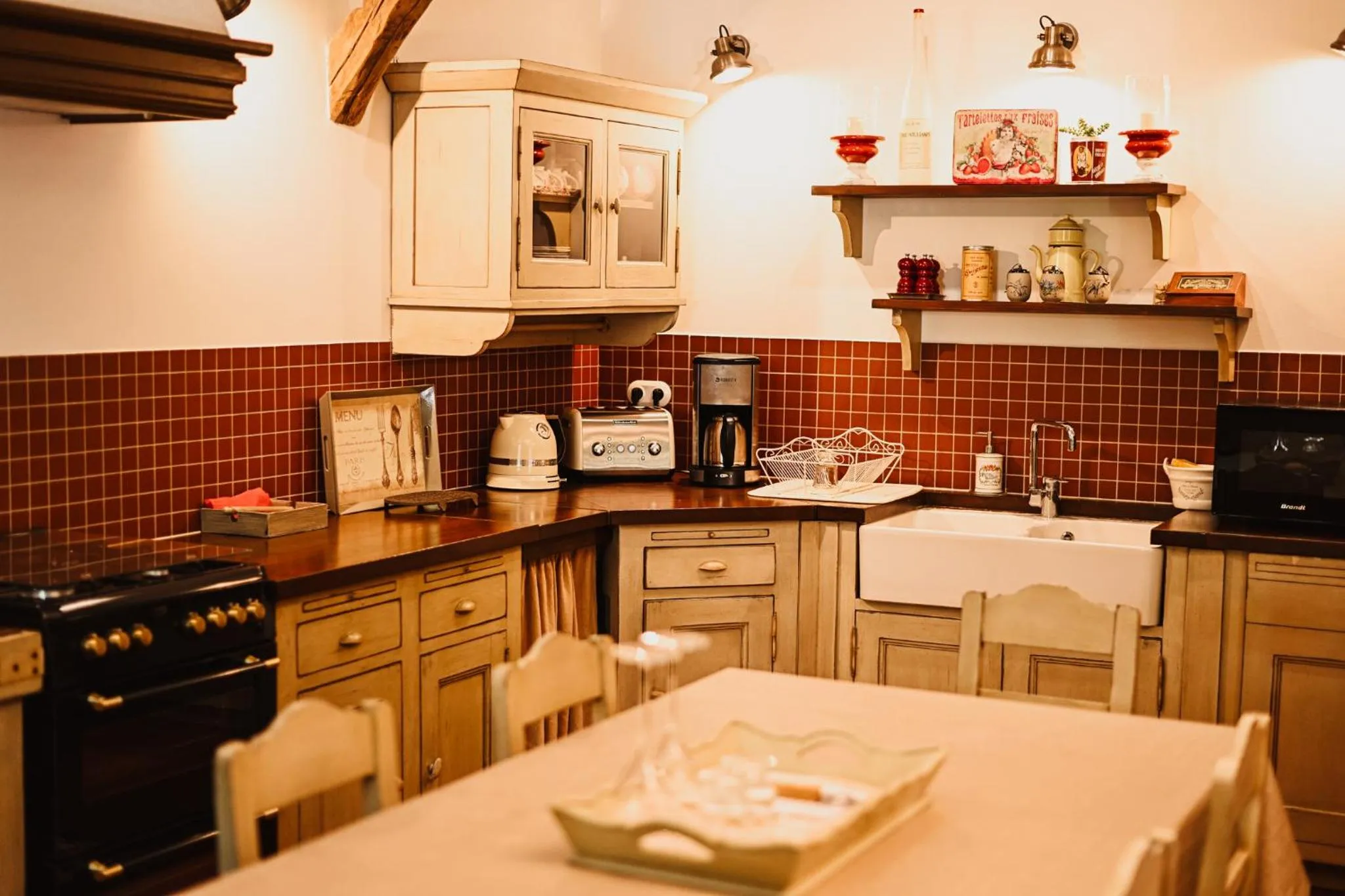 kitchen in Demeure de la Carmine, sejour bien-etre d'exception, piscine, hammam, champagne