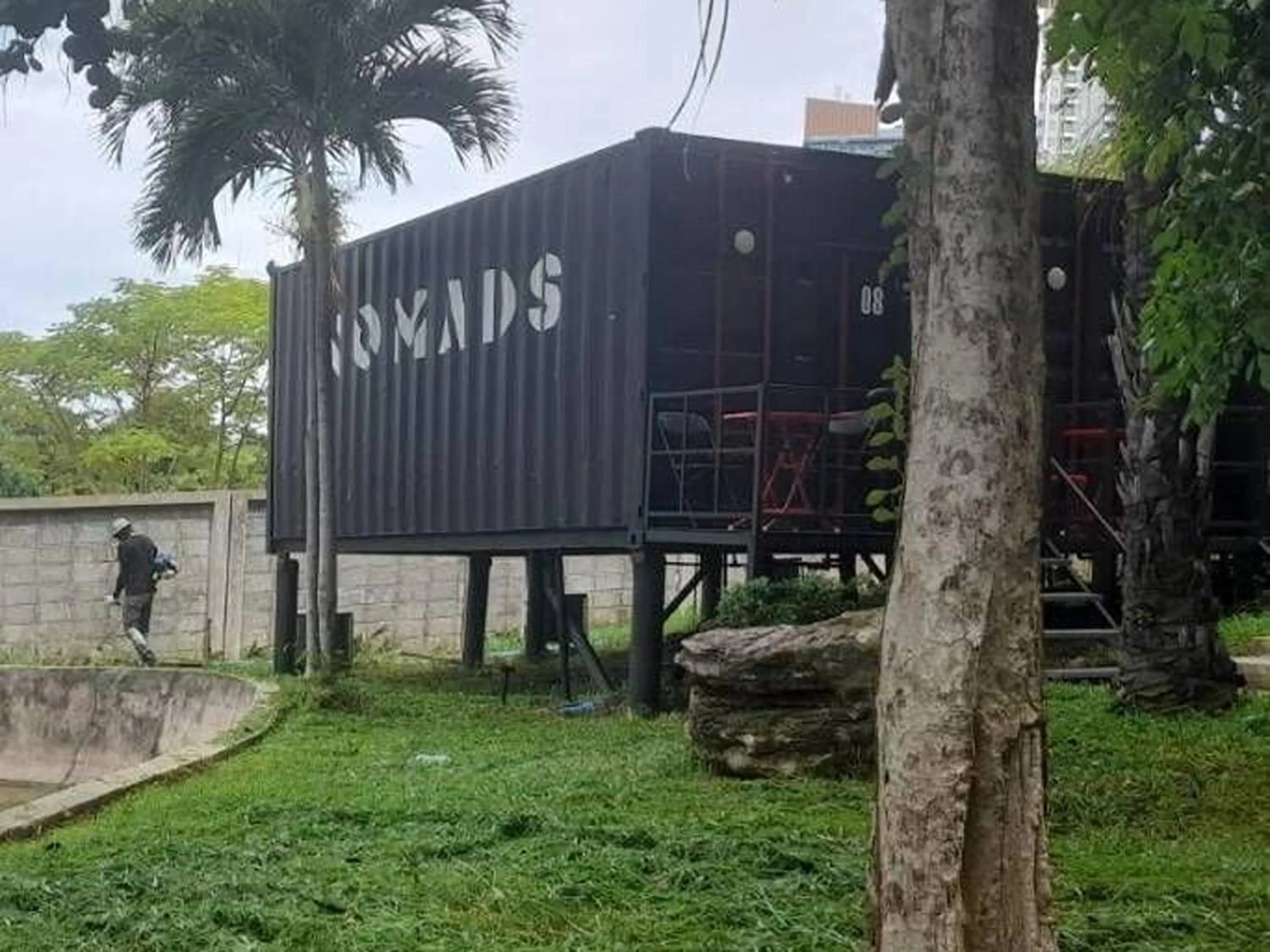 Property building in Nomads Homestay Sriracha