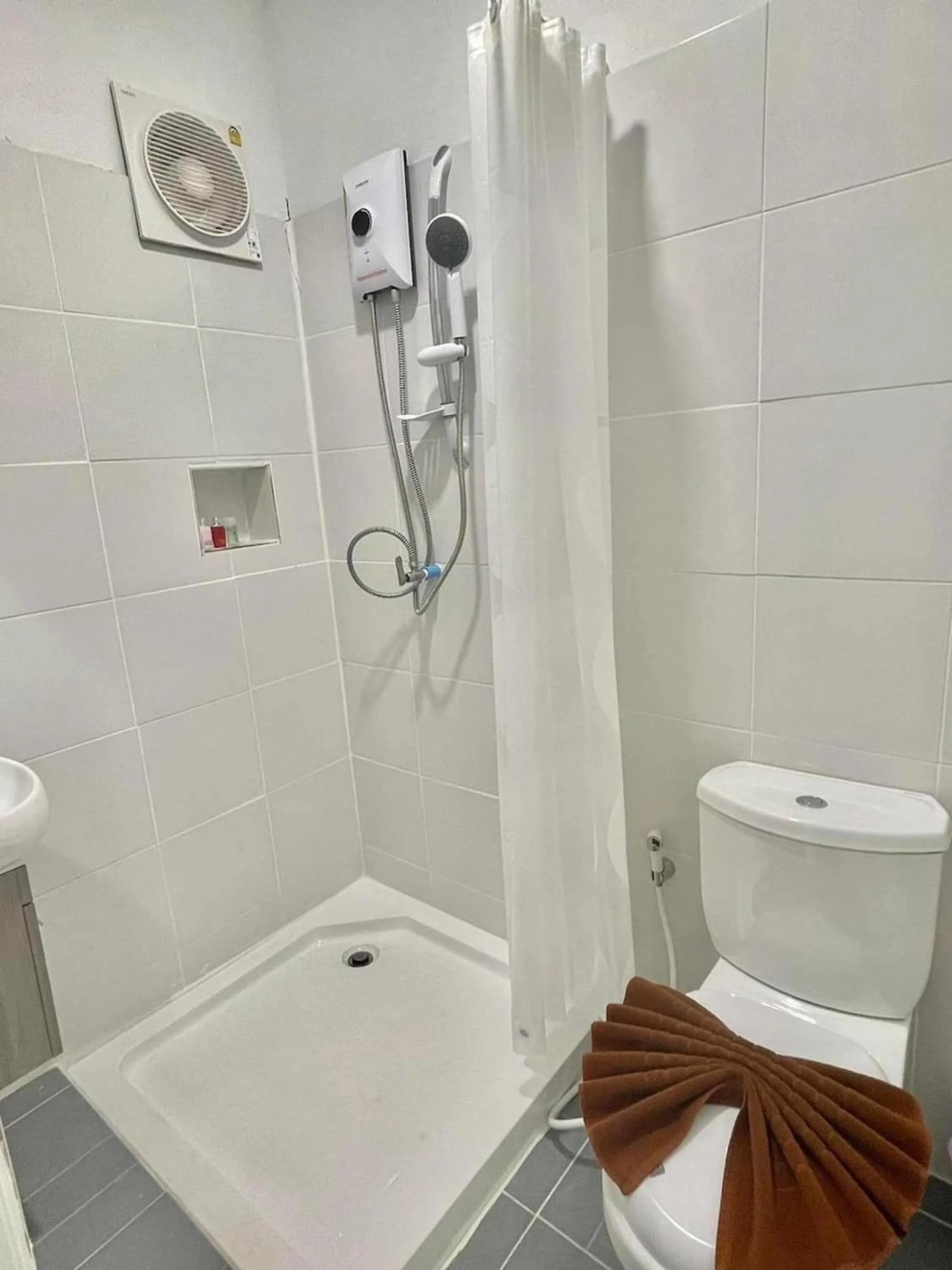 Bathroom in Nomads Homestay Sriracha