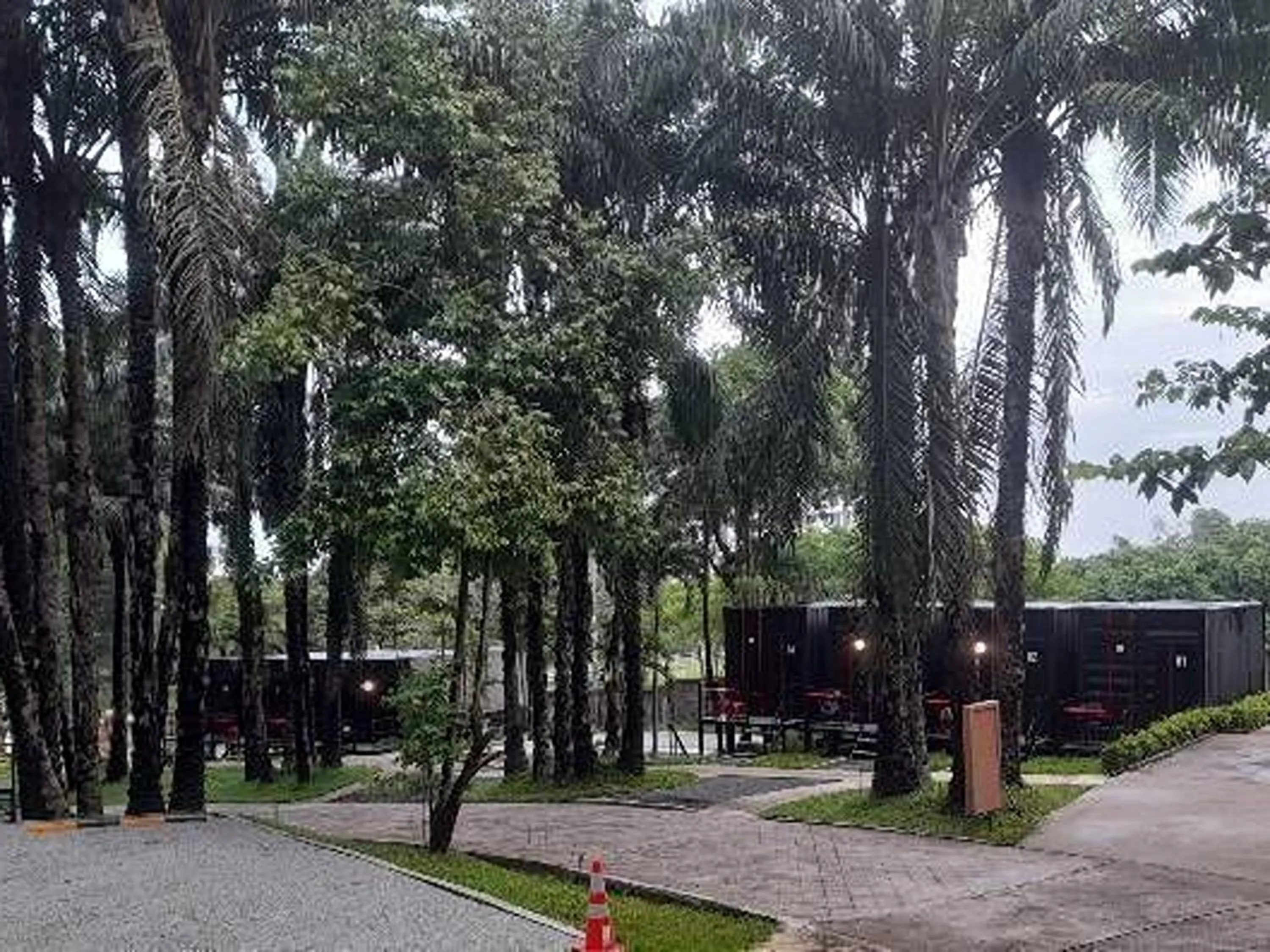 Property building in Nomads Homestay Sriracha