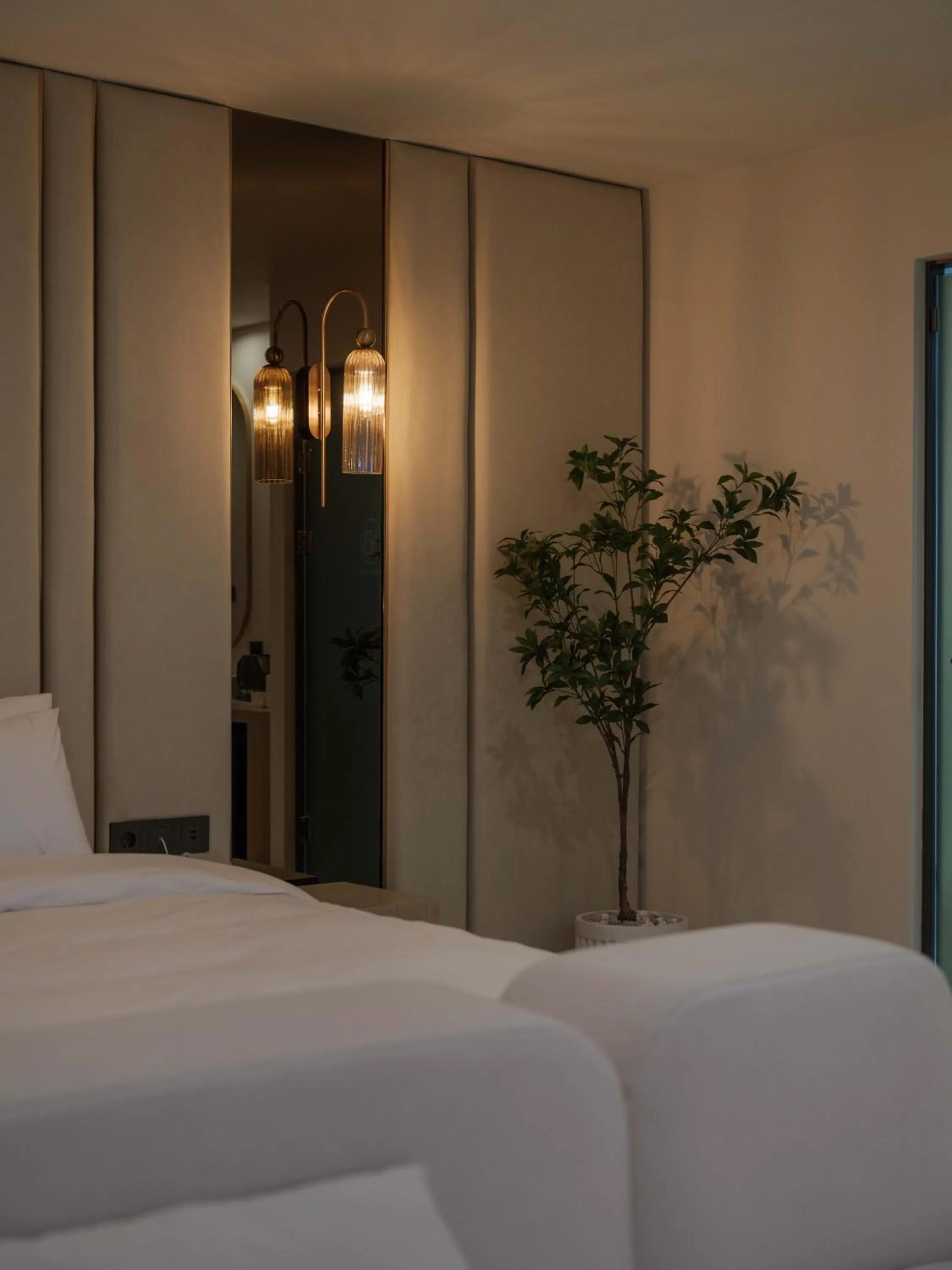 Bed in Vibe Hotel Gimhae Jangyu