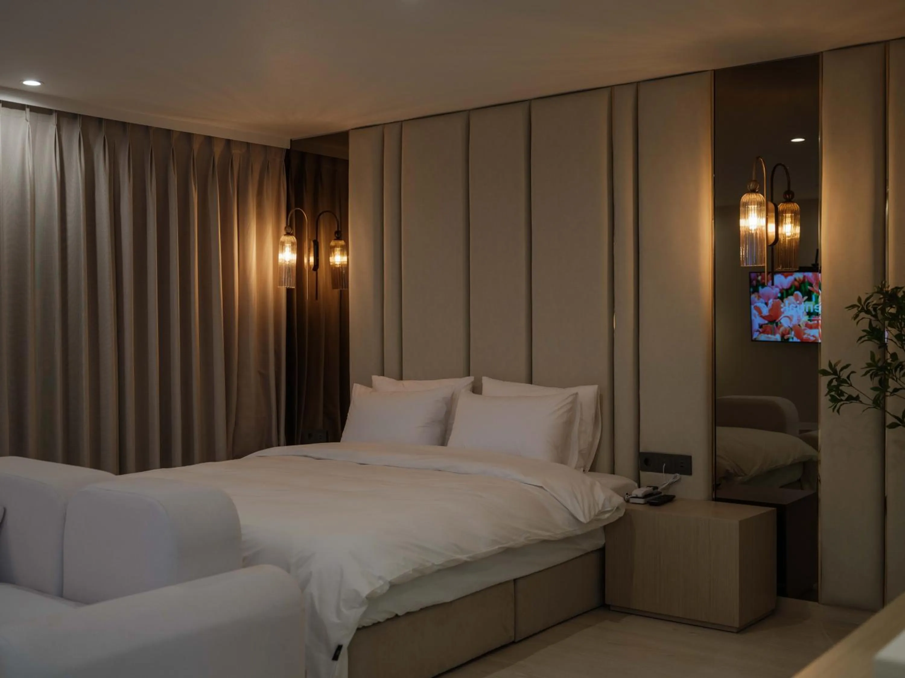 Bed in Vibe Hotel Gimhae Jangyu