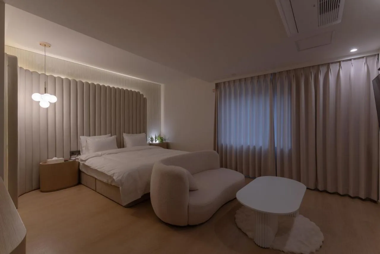 Bed in Vibe Hotel Gimhae Jangyu