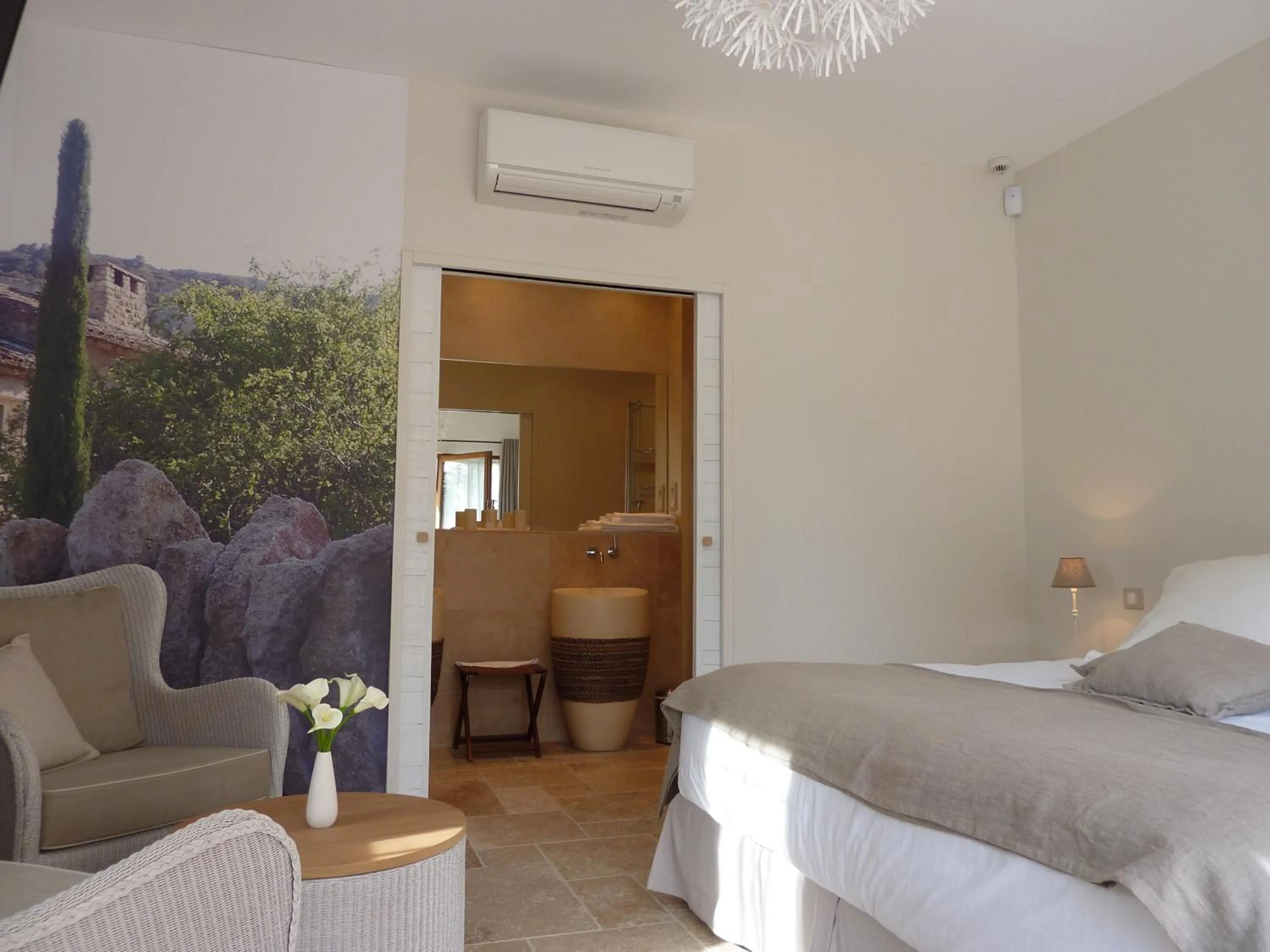 Bedroom, Bed in Les Mazets du Luberon