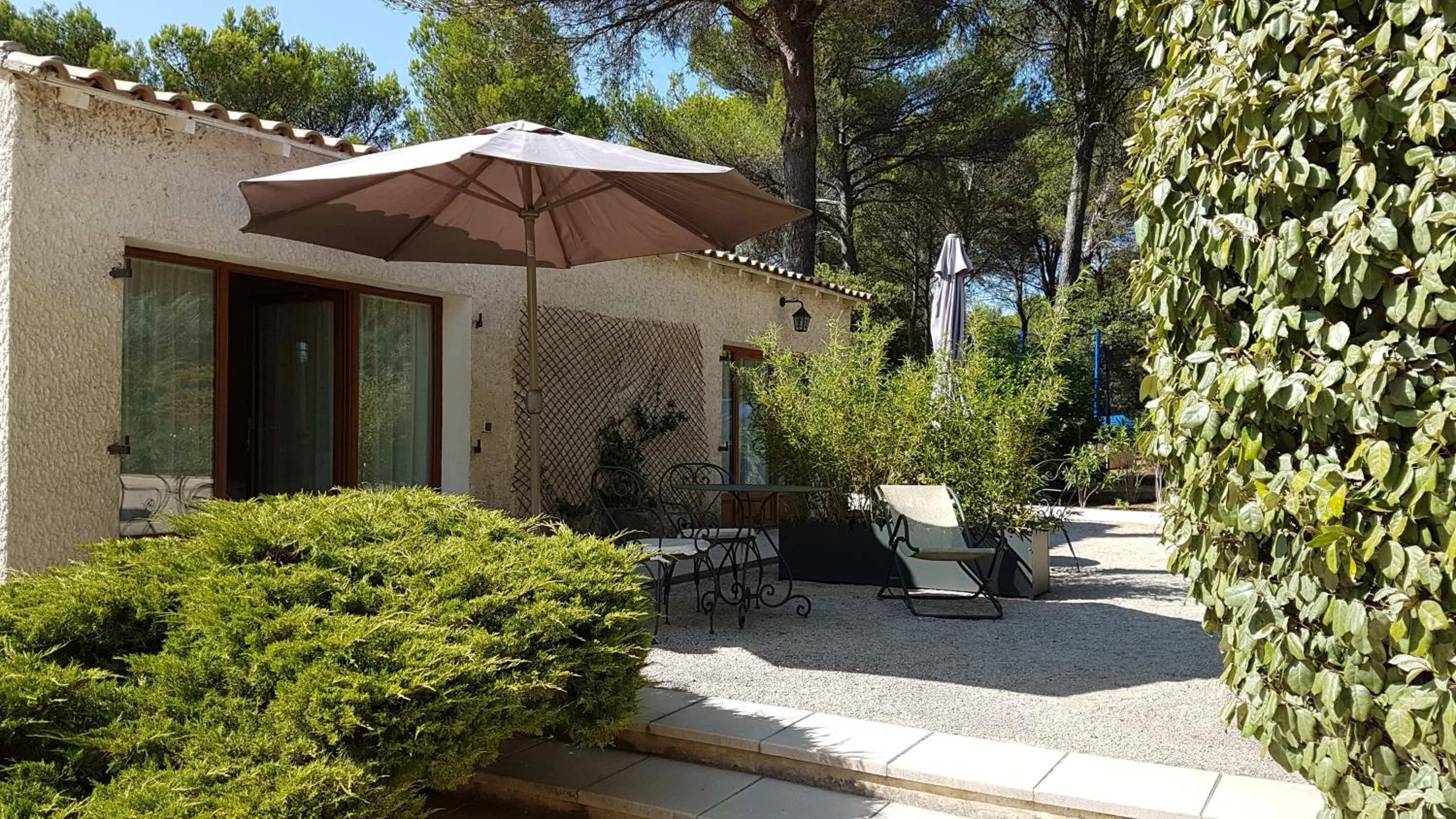 Facade/entrance in Les Mazets du Luberon
