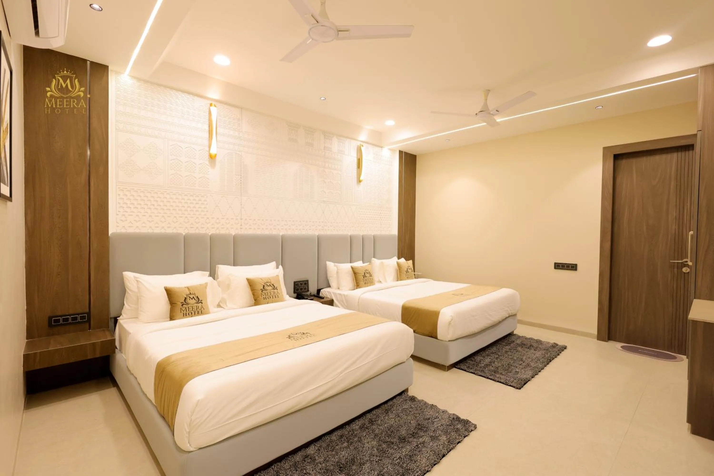 Deluxe Quadruple Room in The Meera Hotel