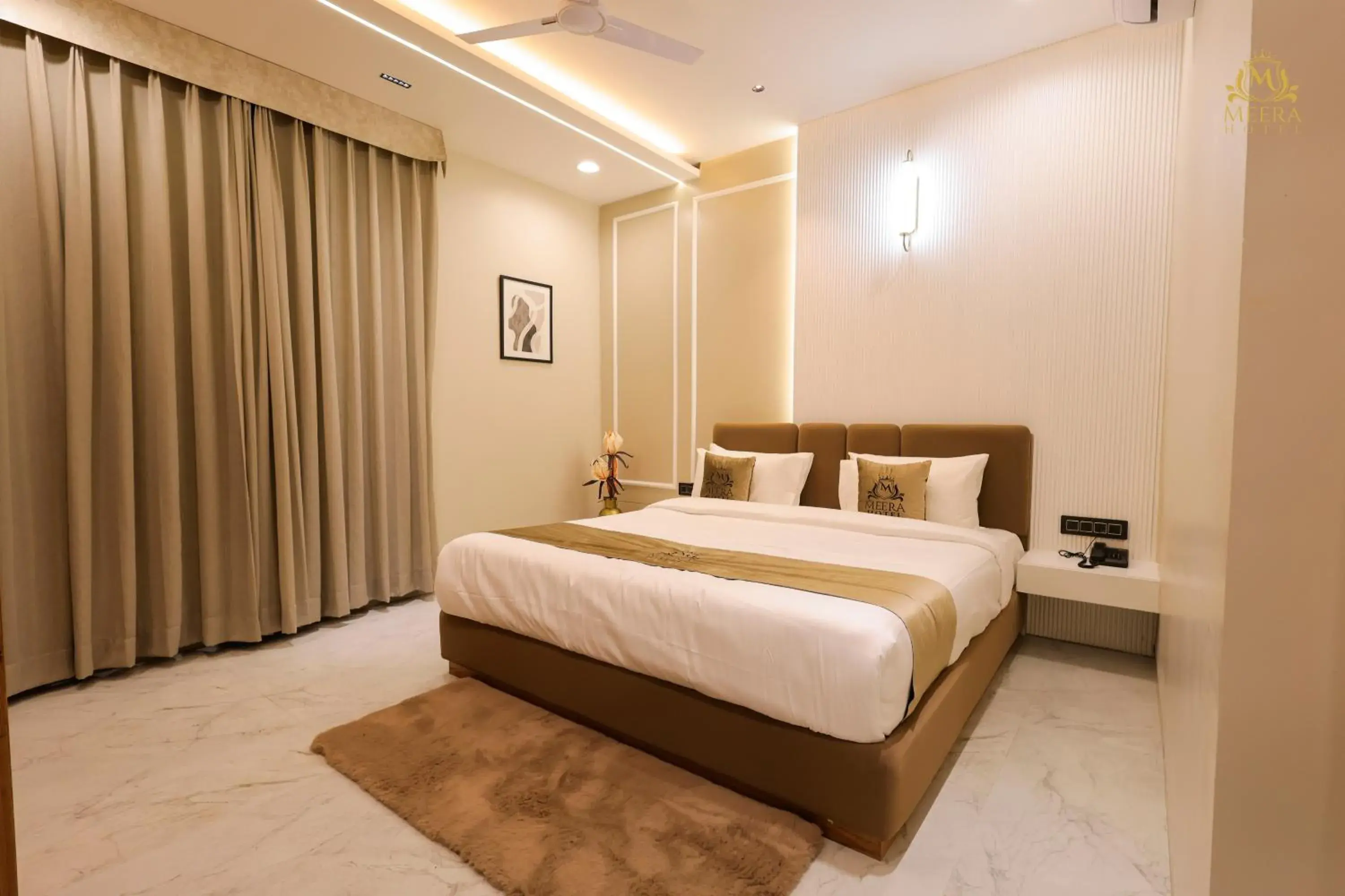 Deluxe King Room in The Meera Hotel Deluxe King Room in The Meera Hotel