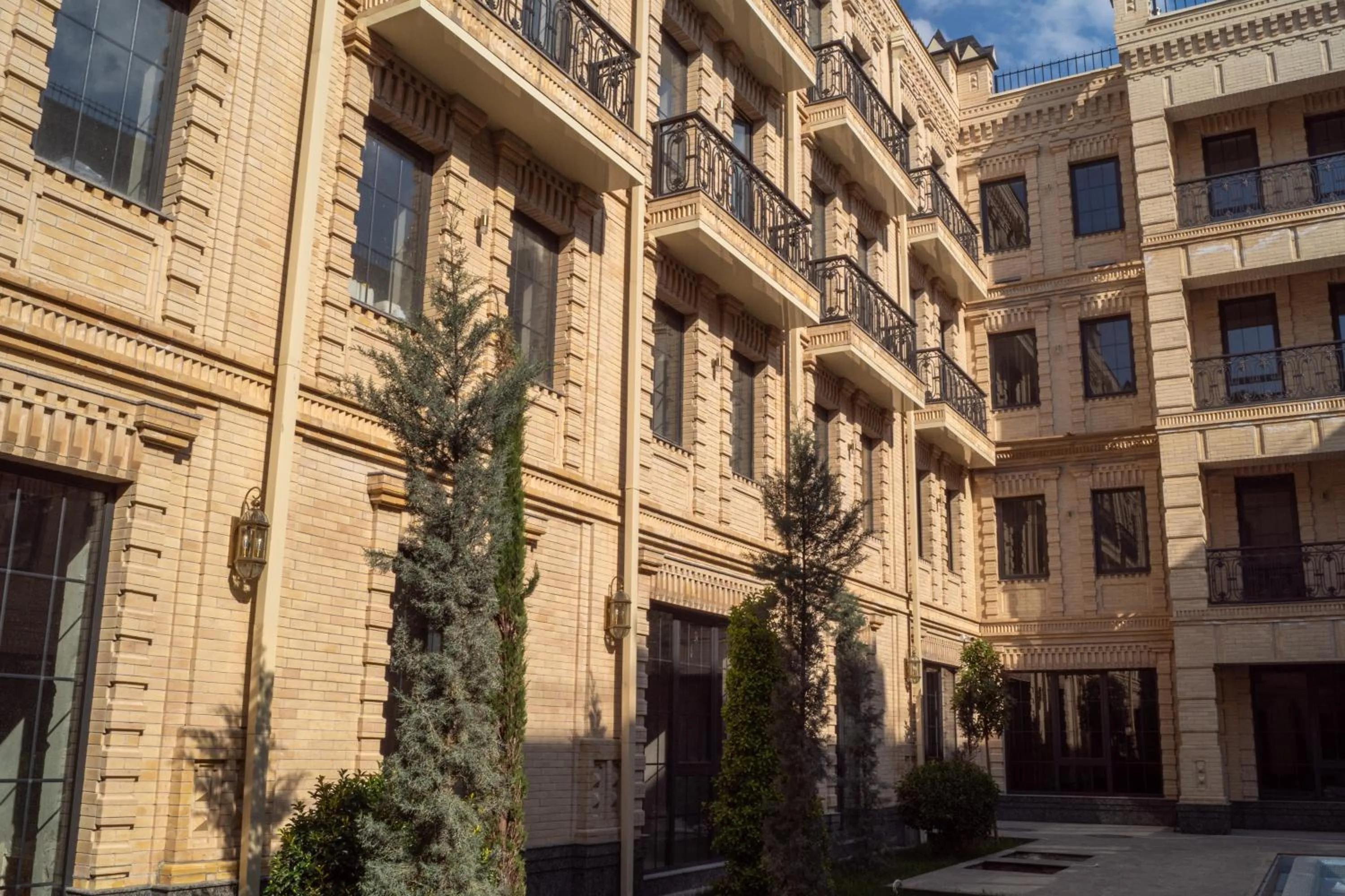 Property building in Meridian Plaza by Reikartz